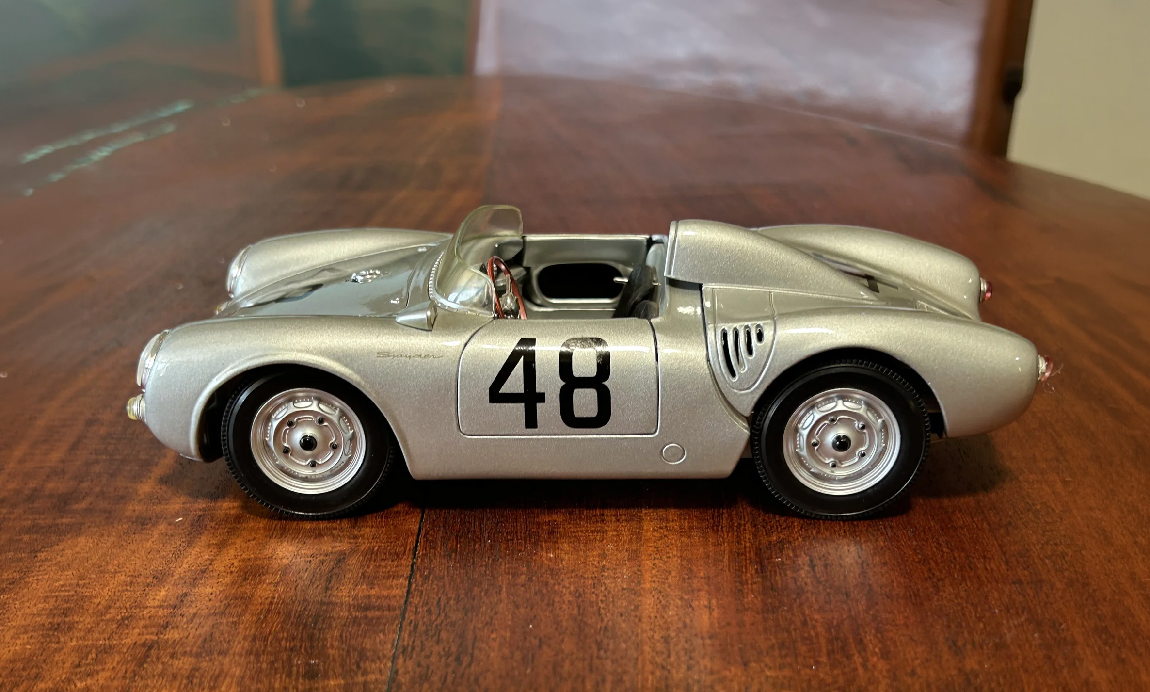 No288 ミニカー1/18箱あり PORSCHE 550 A SPYDER 1955 Porsche 550 A Spyder 1:18 Scale Model | PCARMARKET