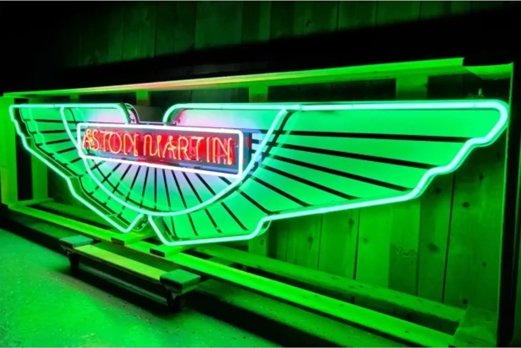 MarketPlace: Aston Martin Neon Sign | PCARMARKET