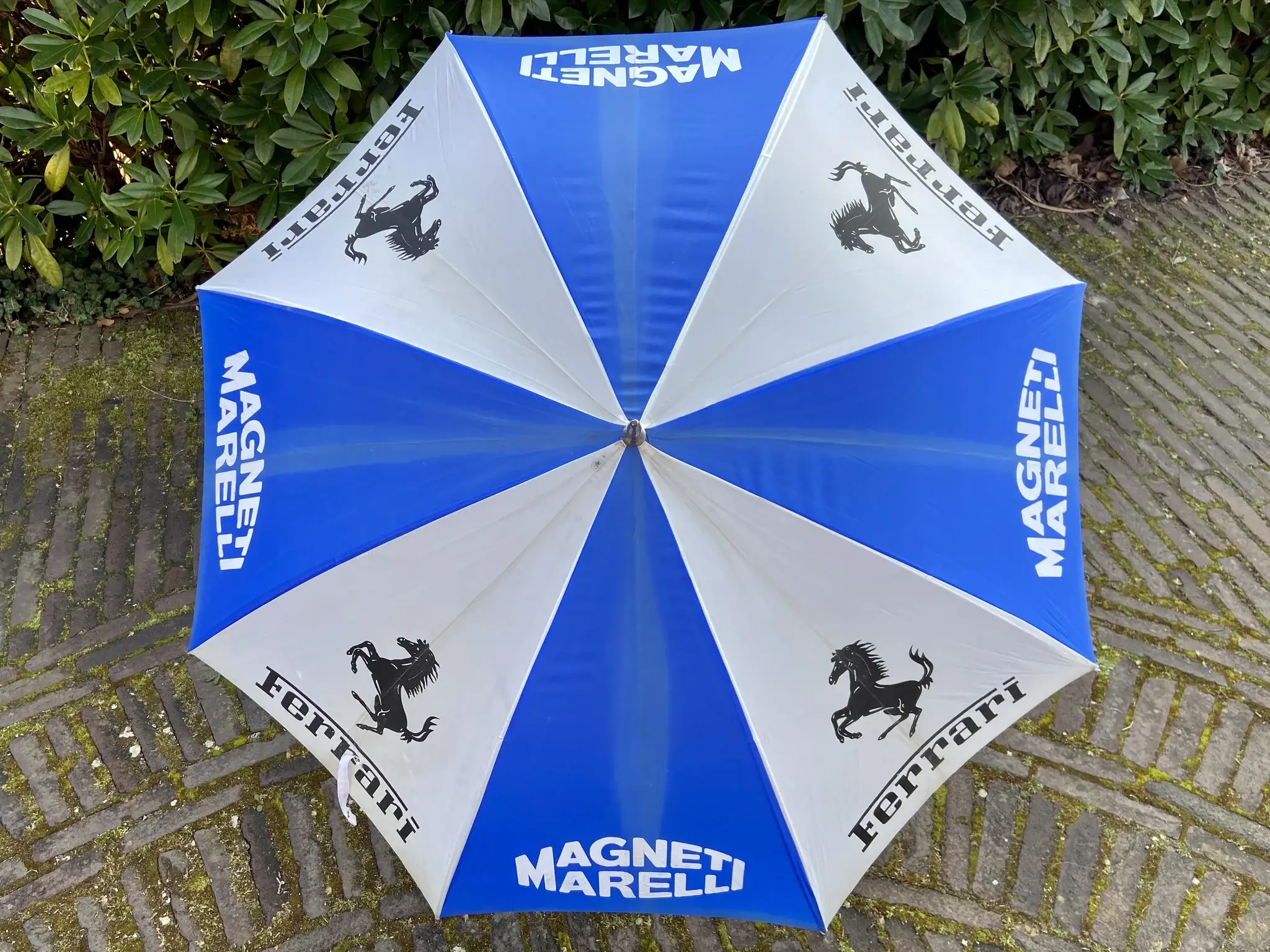 No Reserve Original 1980s Ferrari Umbrella/Sunshade | PCARMARKET