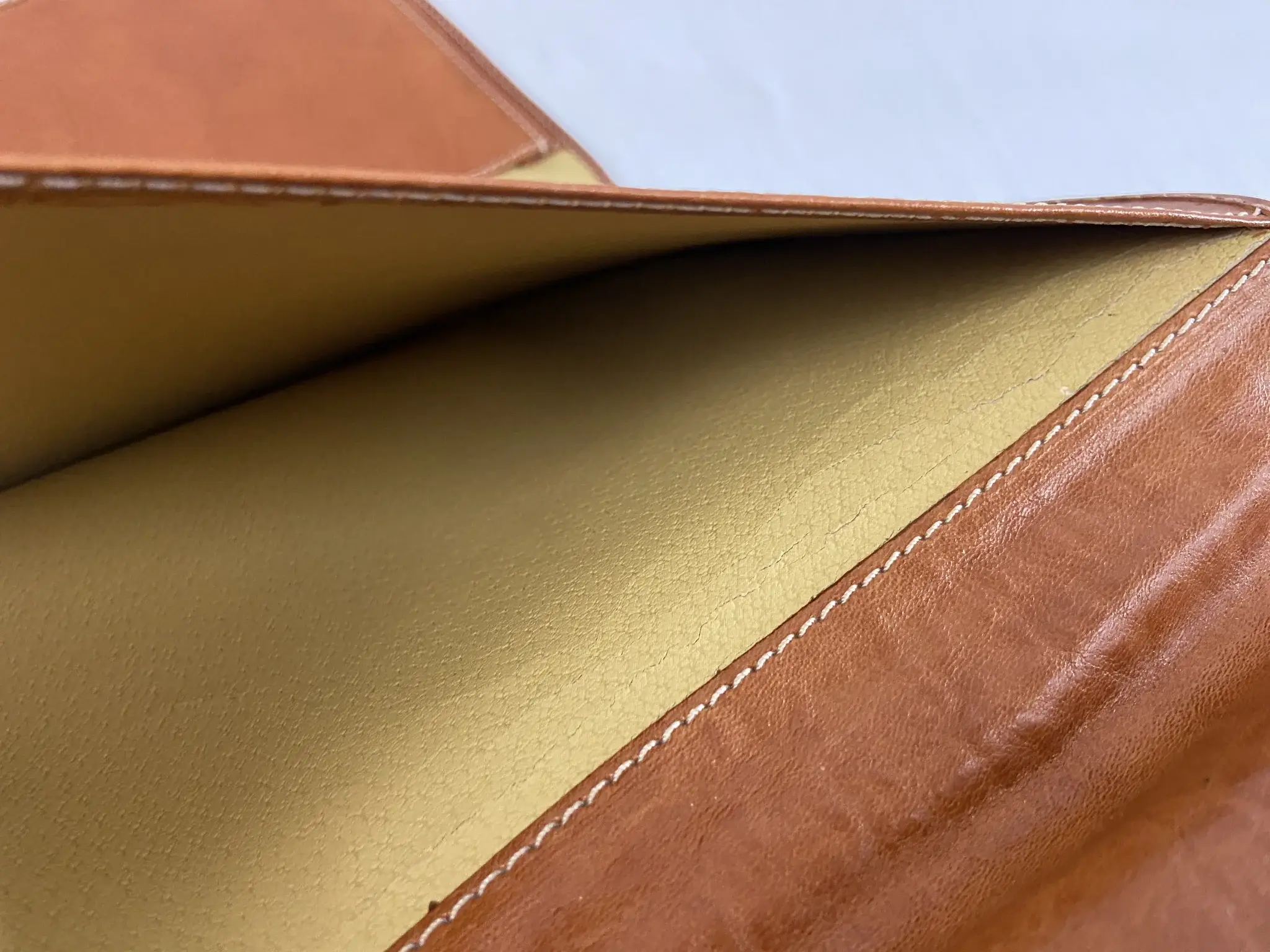 MP: Schedoni Ferrari F40 Leather Document Pouch | PCARMARKET