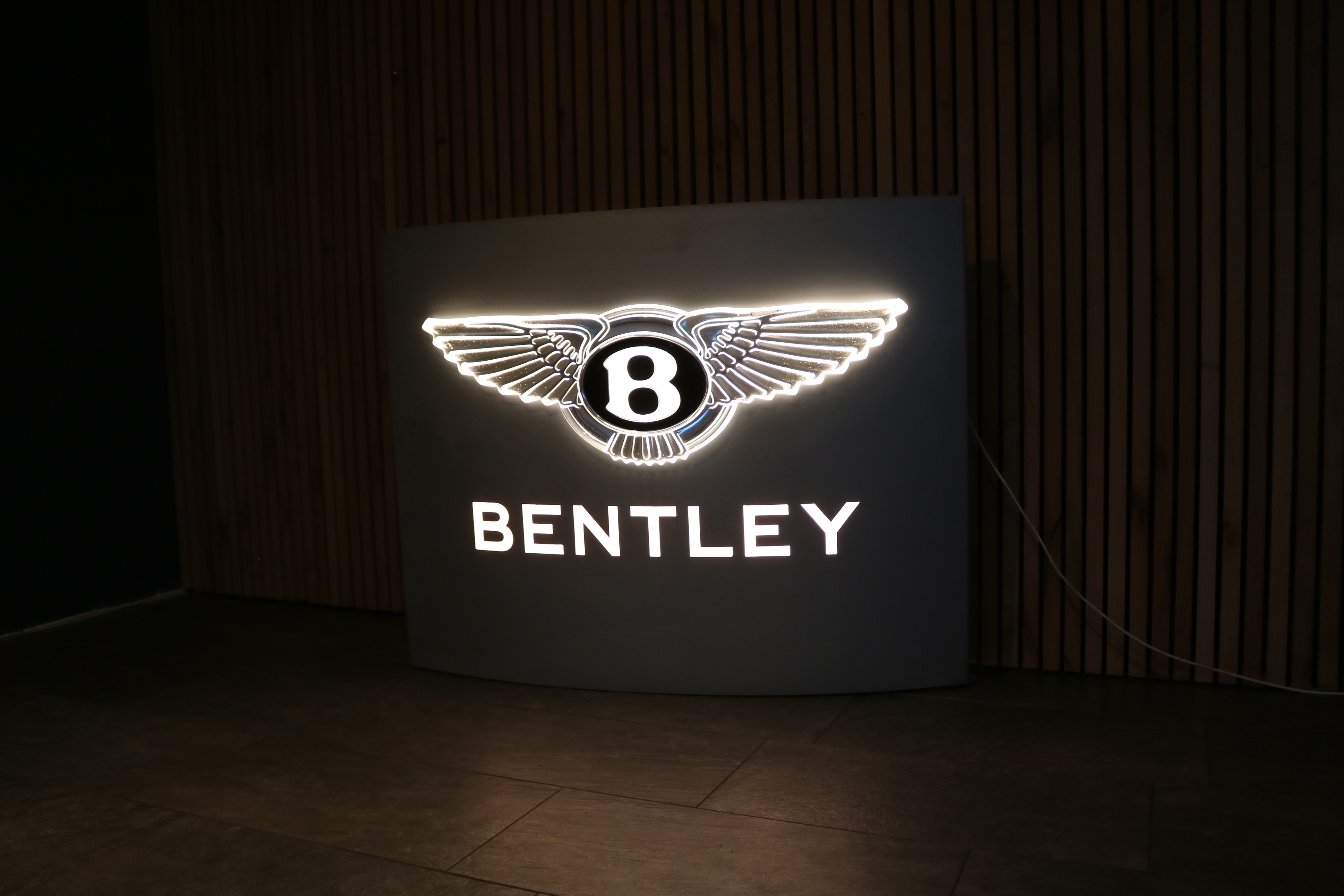 MP: Illuminated Bentley Dealership Sign (45