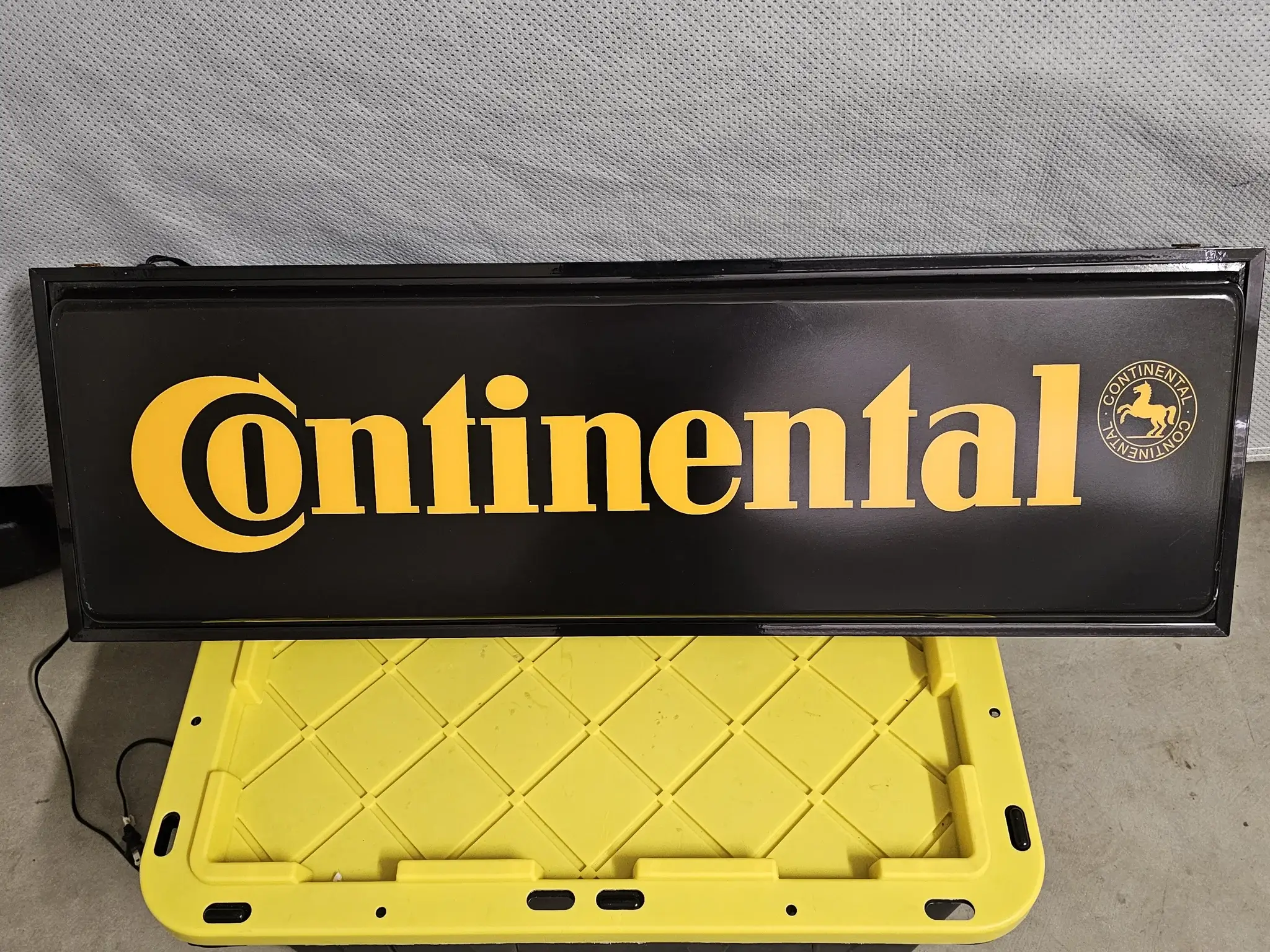 MP: Illuminated Continental Sign | PCARMARKET