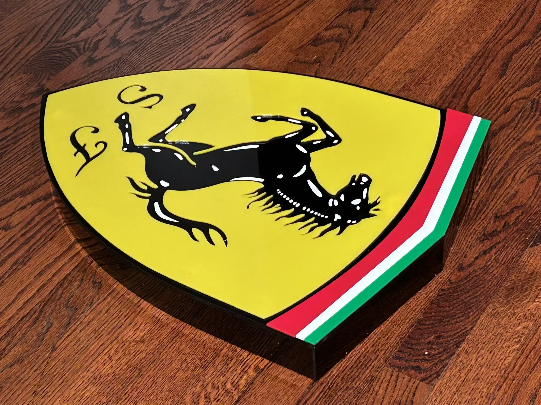 No Reserve Ferrari Crest | PCARMARKET
