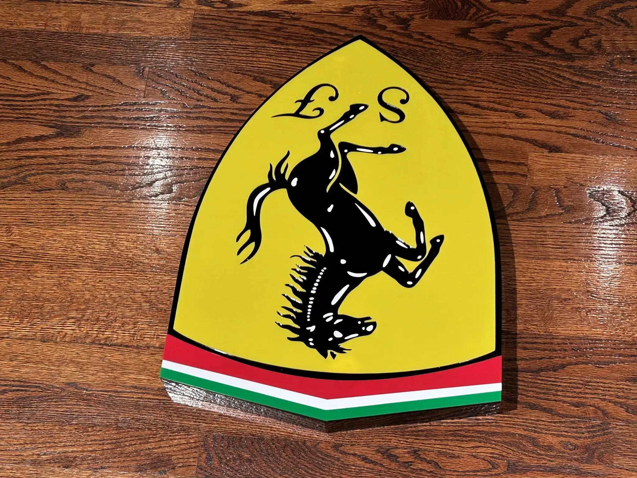 No Reserve Ferrari Crest | PCARMARKET