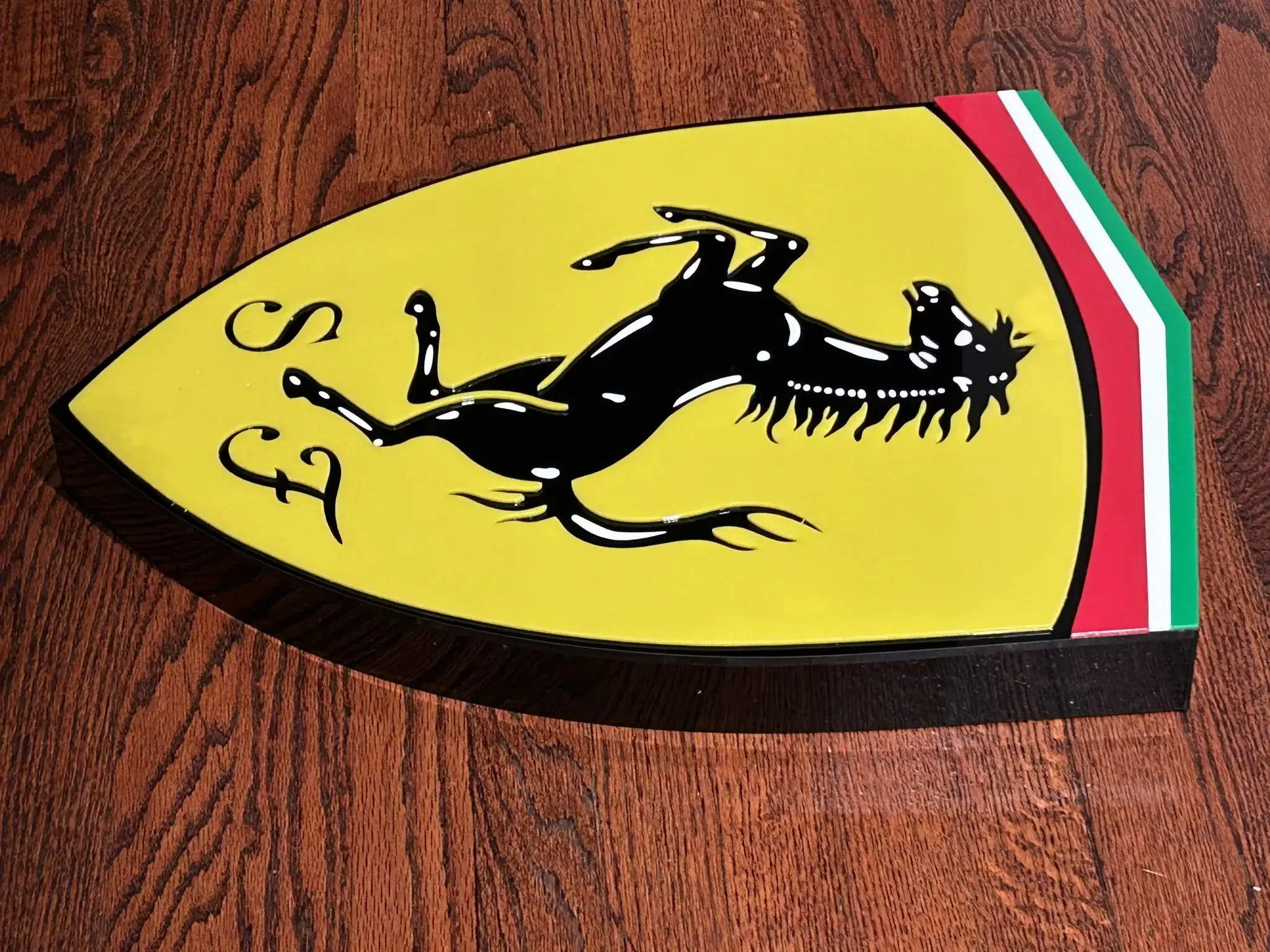 No Reserve Ferrari Crest | PCARMARKET