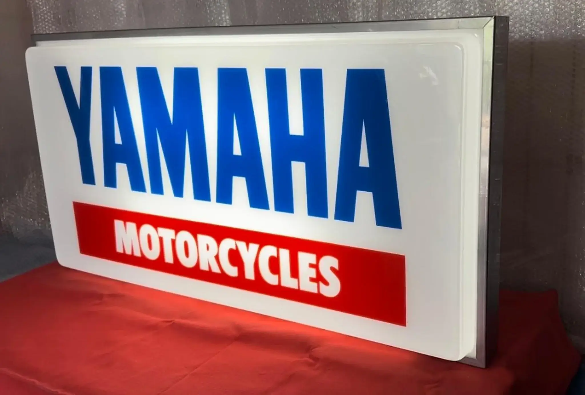 MP: 80's Illuminated Yamaha Sign | PCARMARKET