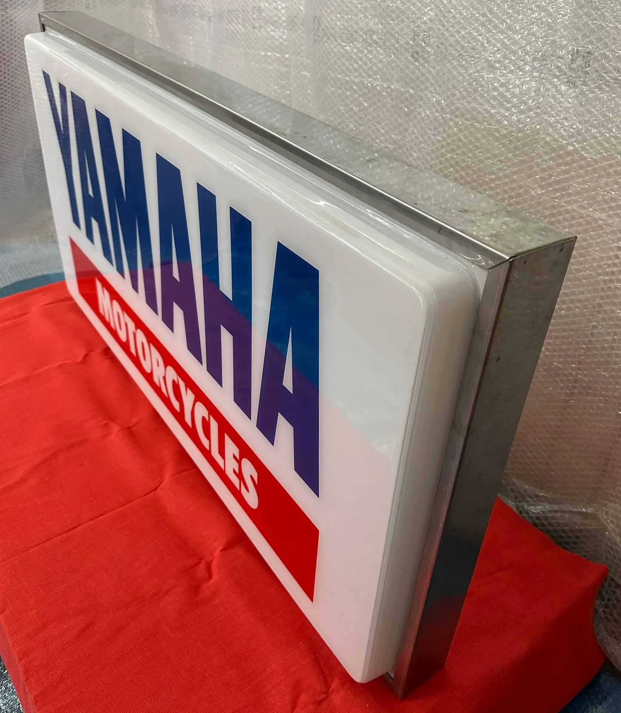 MP: 80's Illuminated Yamaha Sign | PCARMARKET
