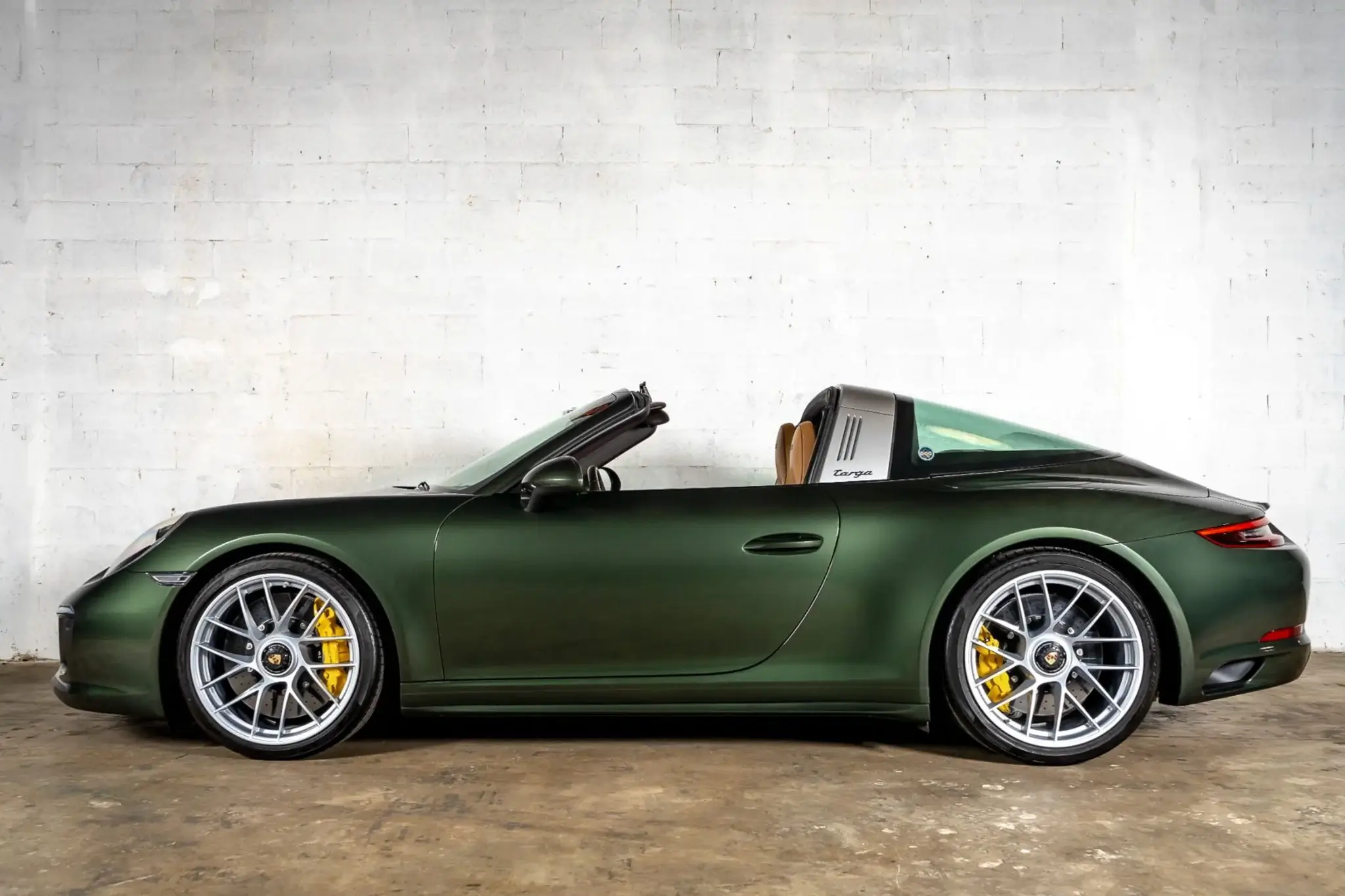 Special Wishes PTS Oak Green Metallic 2019 Porsche 991.2 Targa 4