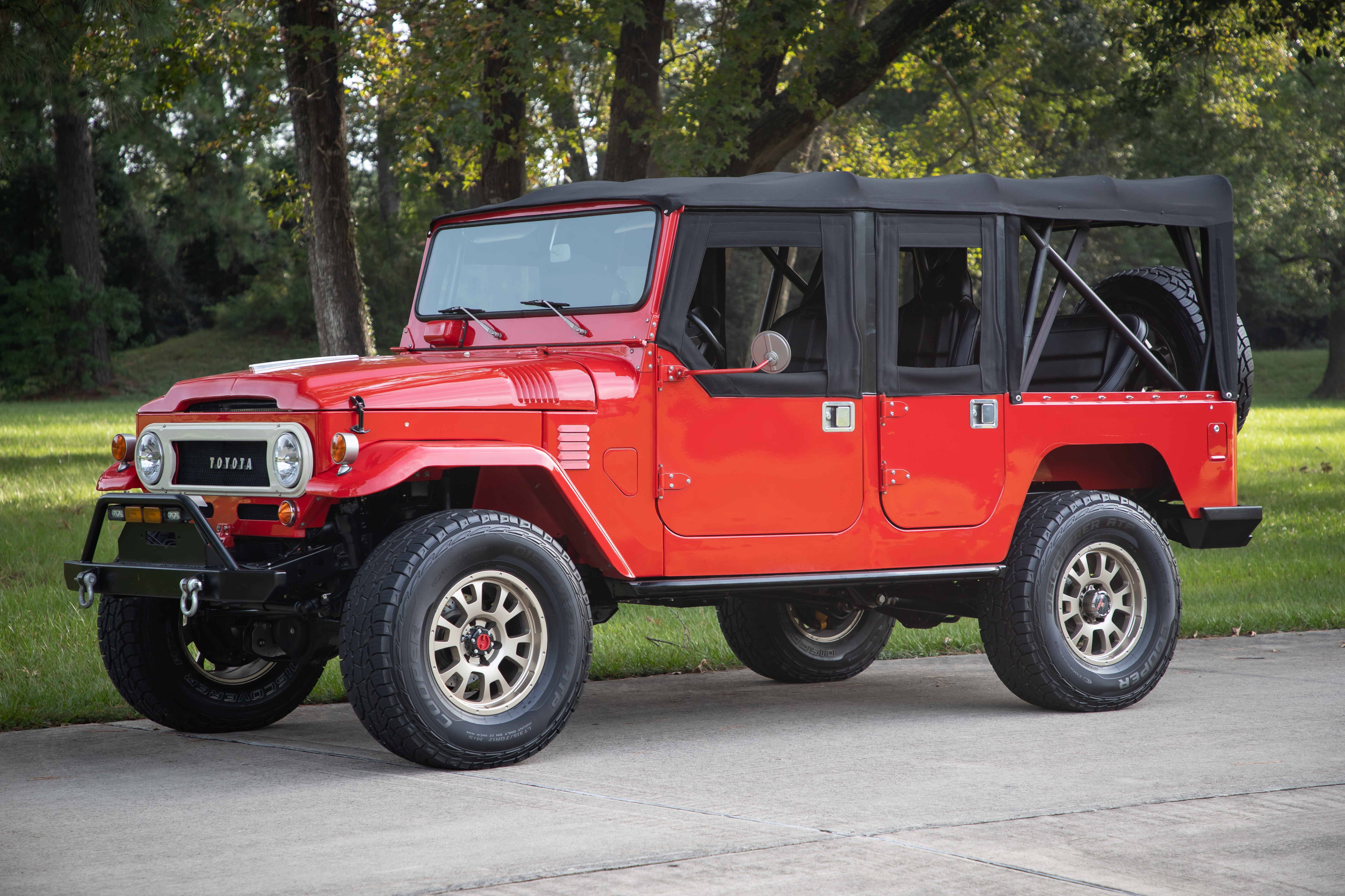 EBBRO TOYOTA LAND CRUISER BJ 40 赤 1995 Toyota Land Cruiser | PCARMARKET