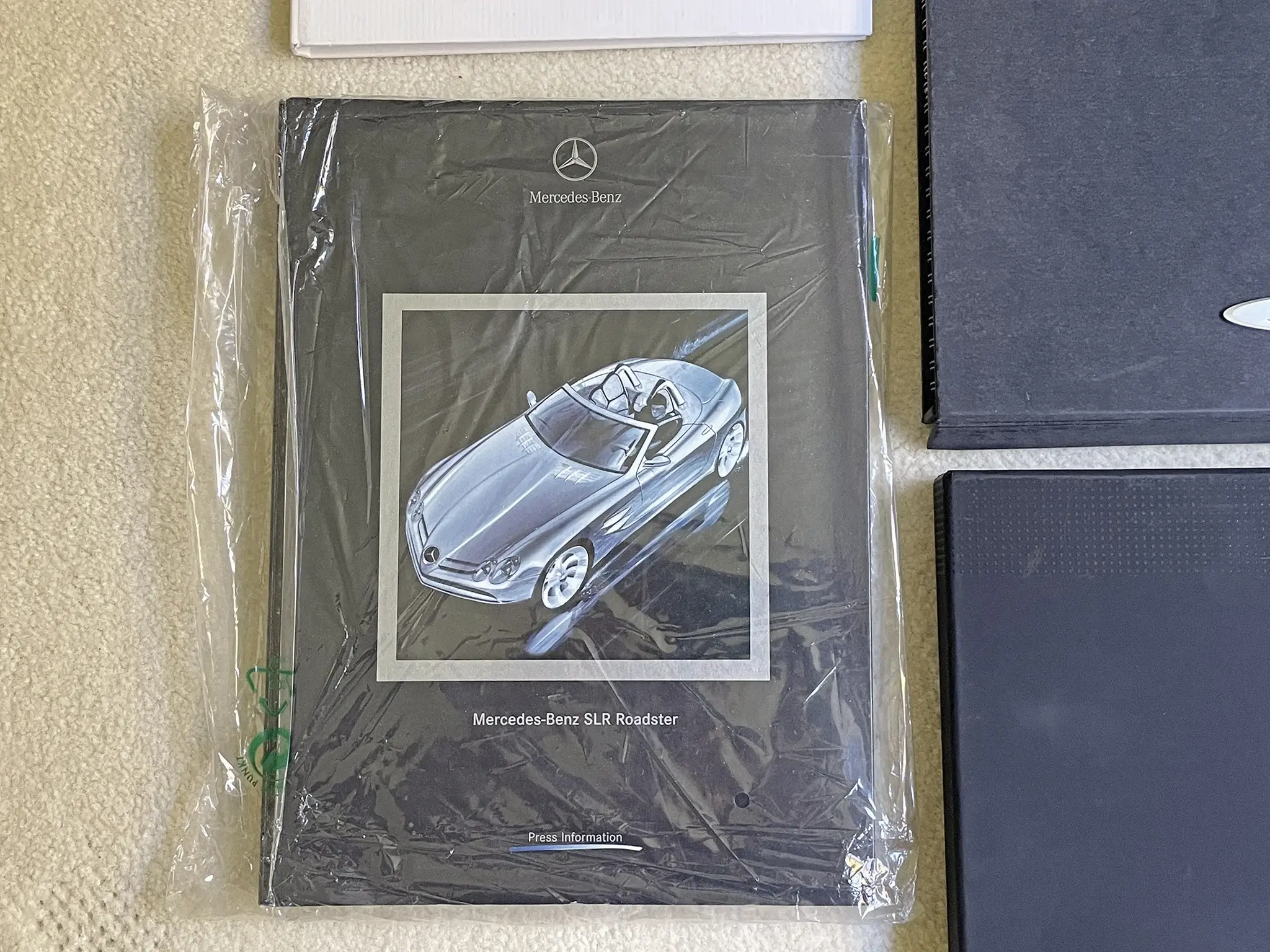 MP: Mercedes-Benz SLR McLaren Literature Collection (8 Pieces
