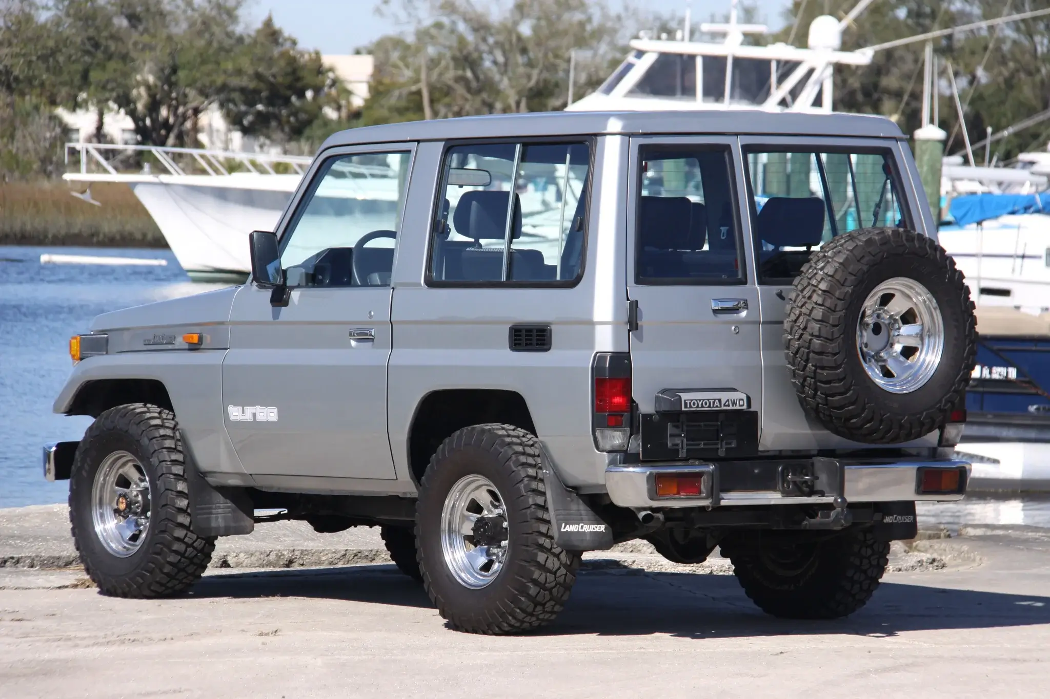 MP: 1987 Toyota Land Cruiser Turbo Diesel 5-Speed | PCARMARKET