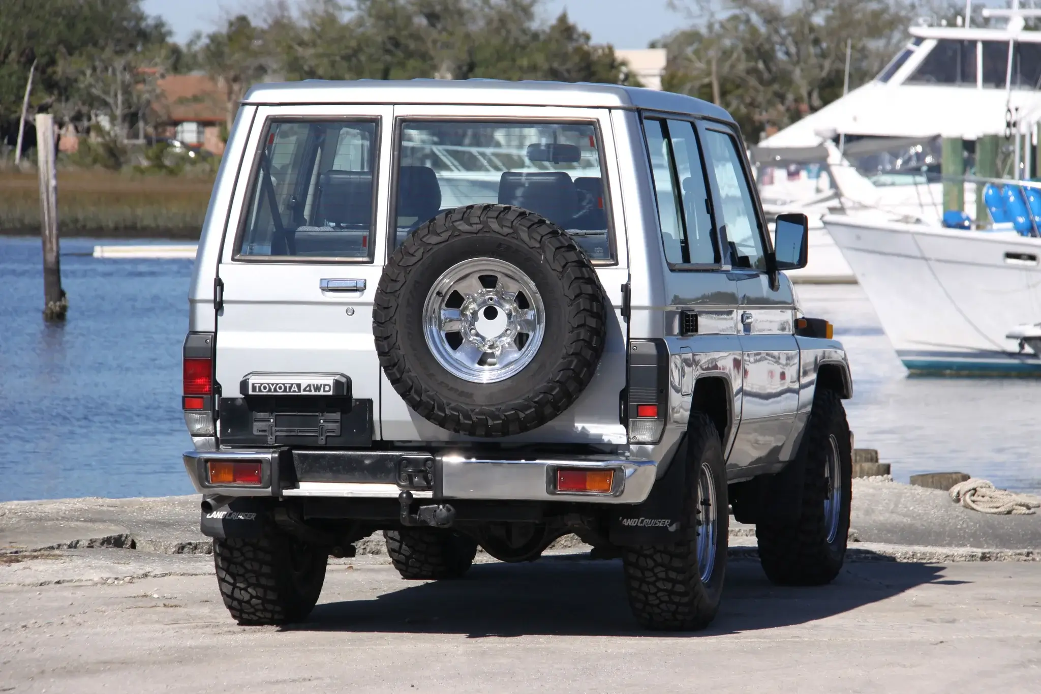 MP: 1987 Toyota Land Cruiser Turbo Diesel 5-Speed | PCARMARKET