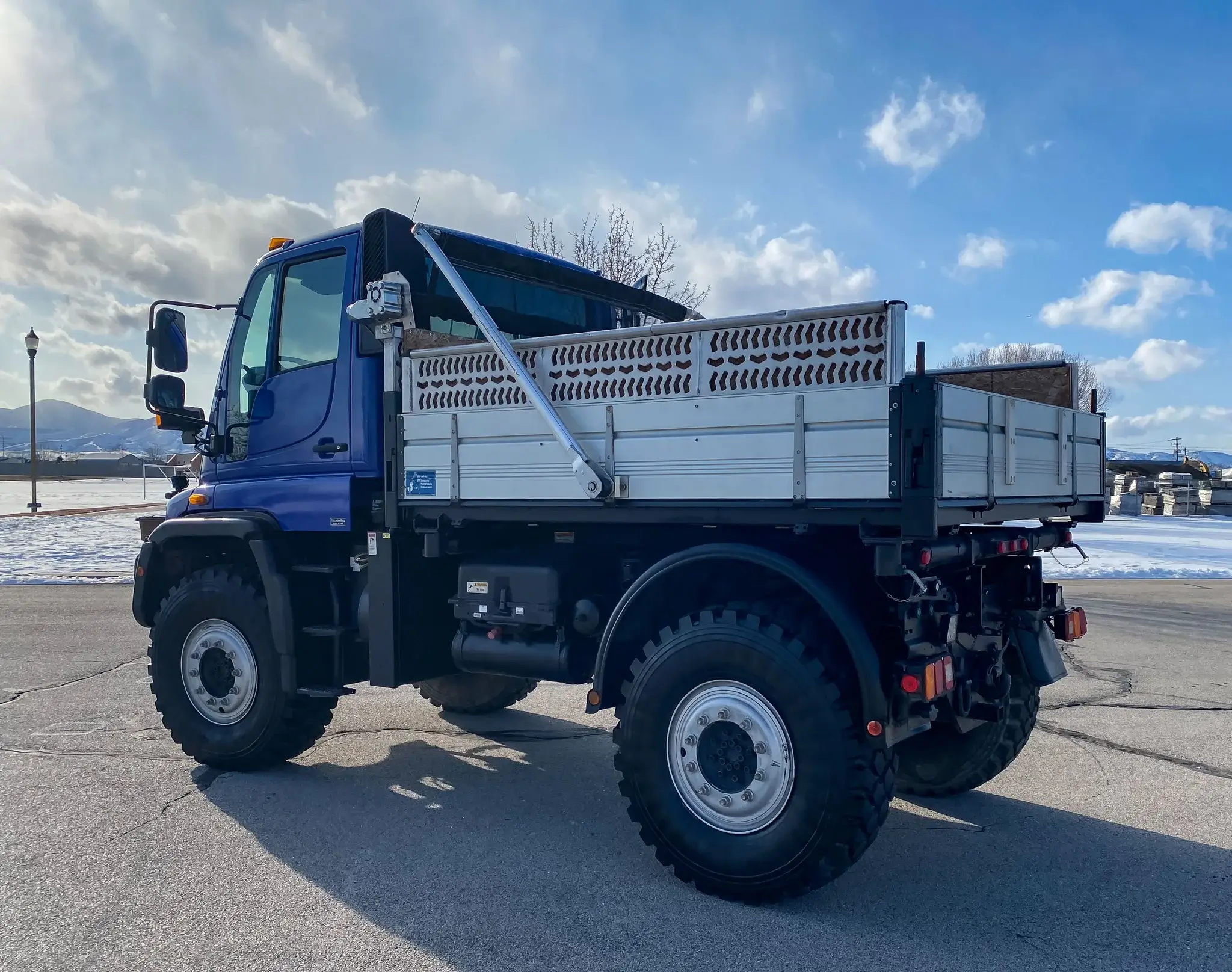 MP: 17k-Mile 2003 Mercedes-Benz Unimog U500 | PCARMARKET