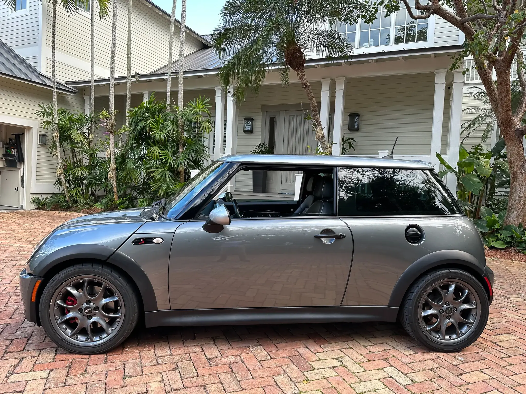 mimiグレーの24 NO RESERVE 39k-Mile 2006 Mini Cooper S JCW 6-Speed | PCARMARKET