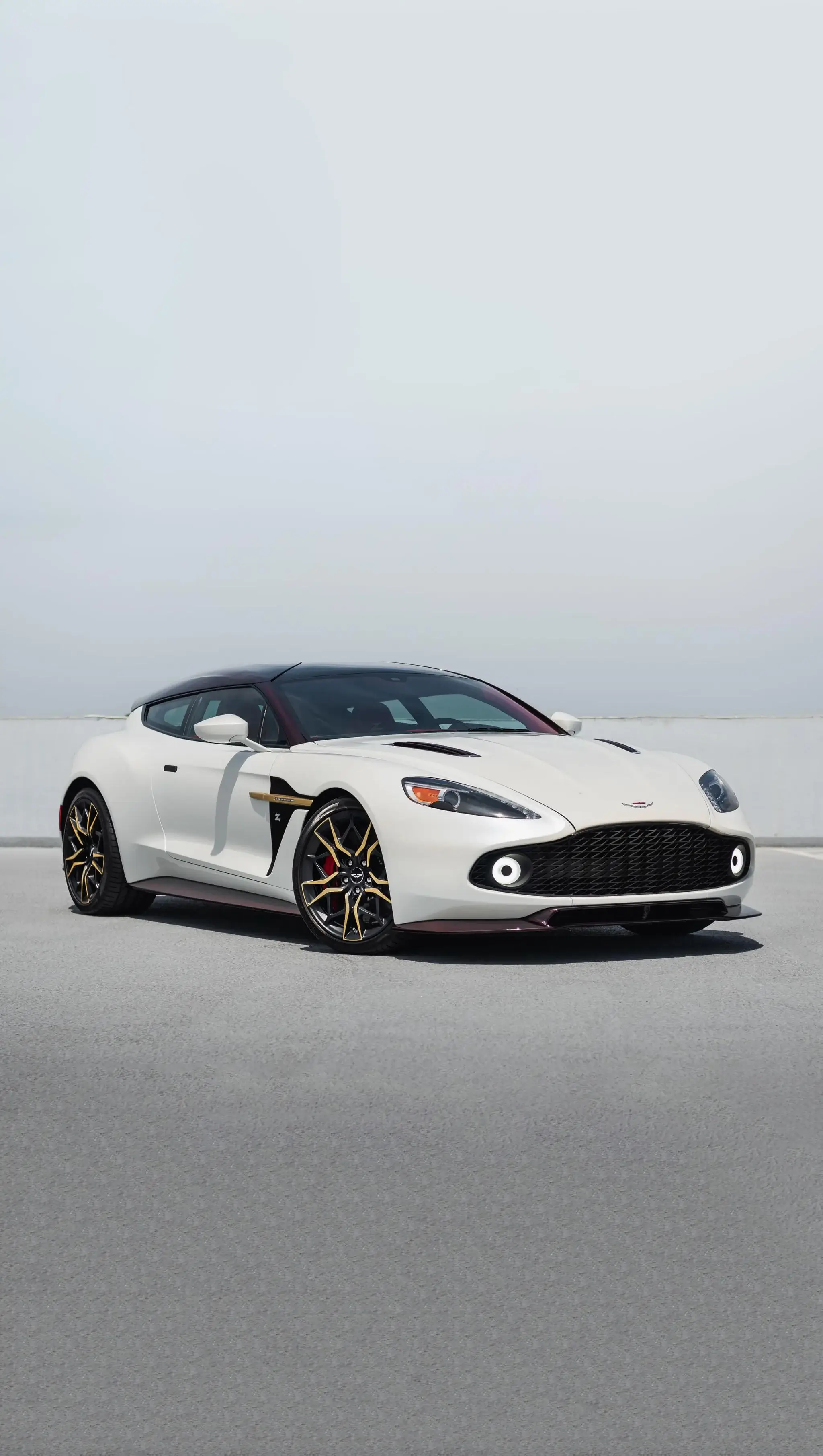 108-Mile 2019 Aston Martin Vanquish Zagato Shooting Brake #83/99