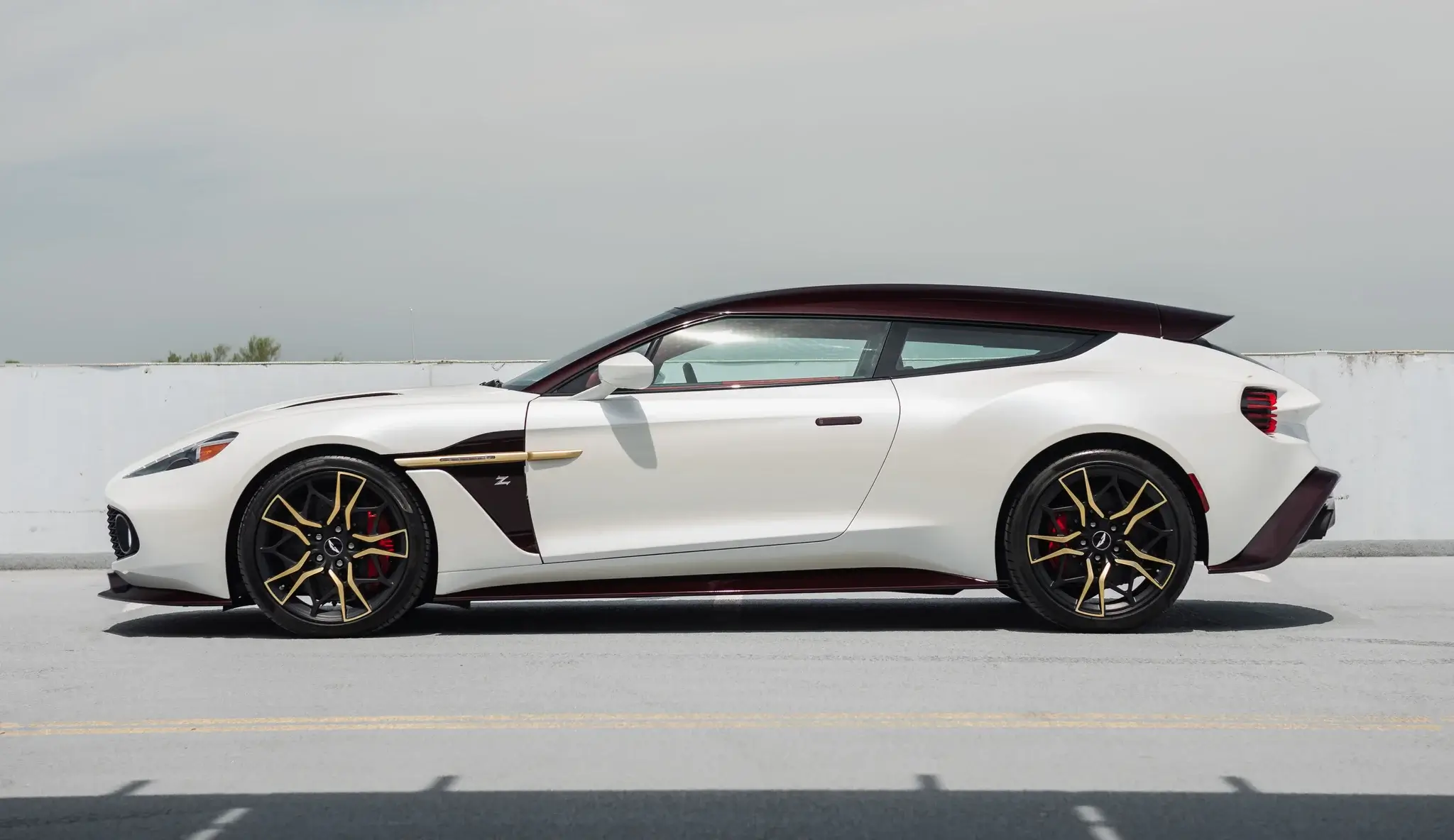 108-Mile 2019 Aston Martin Vanquish Zagato Shooting Brake #83/99