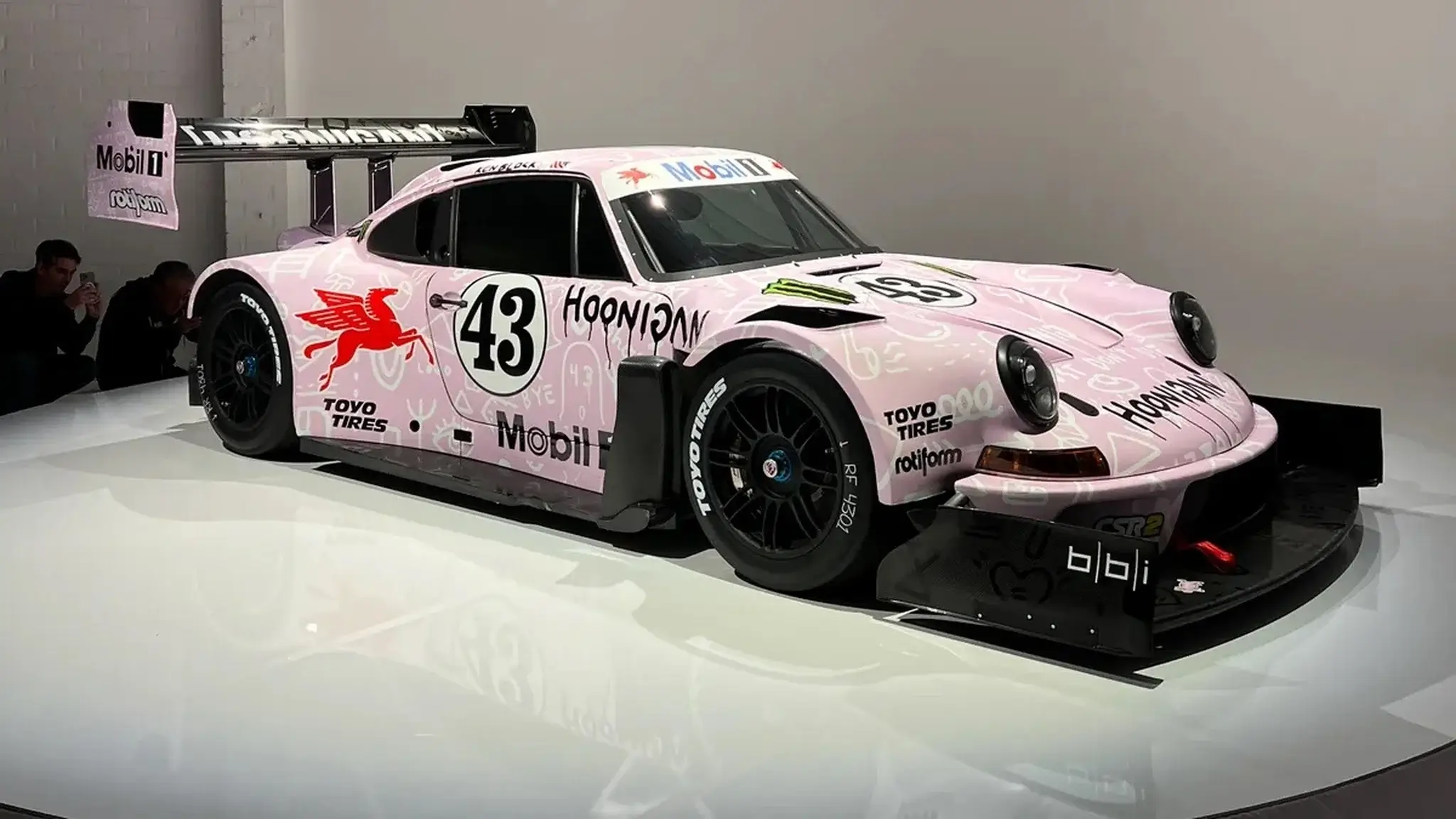 ギルガメッシュ アー写 フリスビー Original Painting Of Ken Block's Hoonipigasus Porsche 911 by Mike