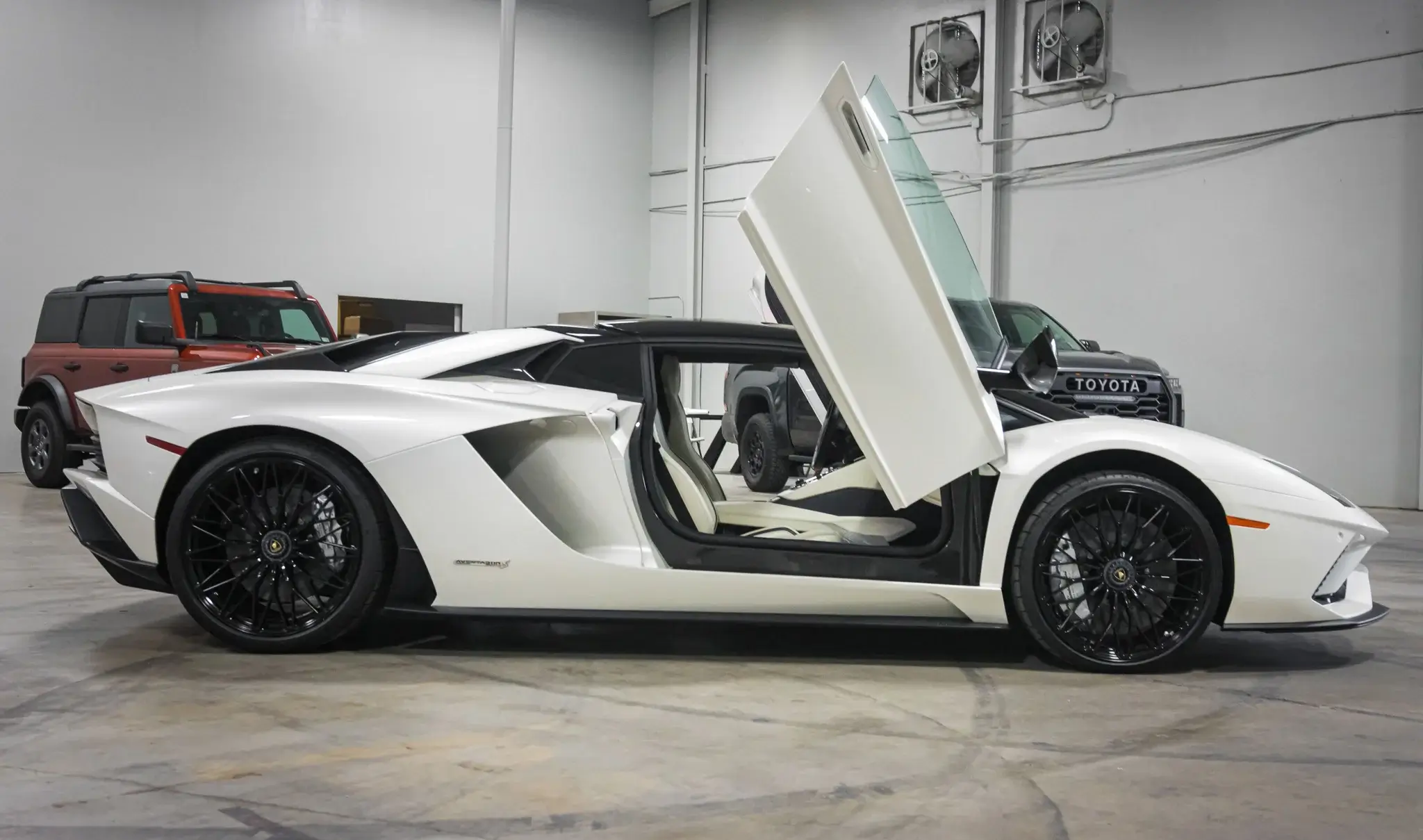 2019 Lamborghini Aventador S LP740-4 Roadster | PCARMARKET