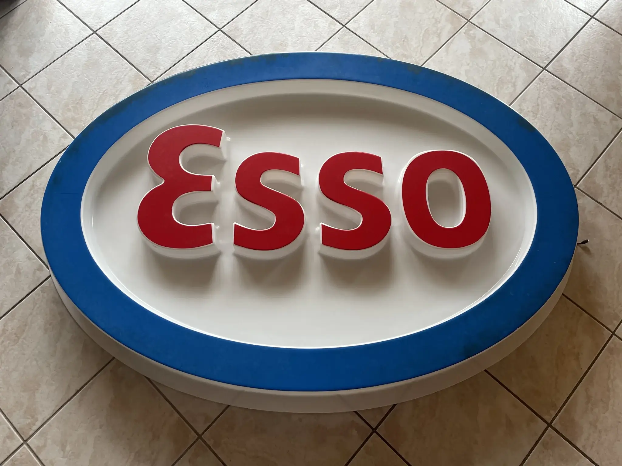 MP: Illuminated Esso Sign (70