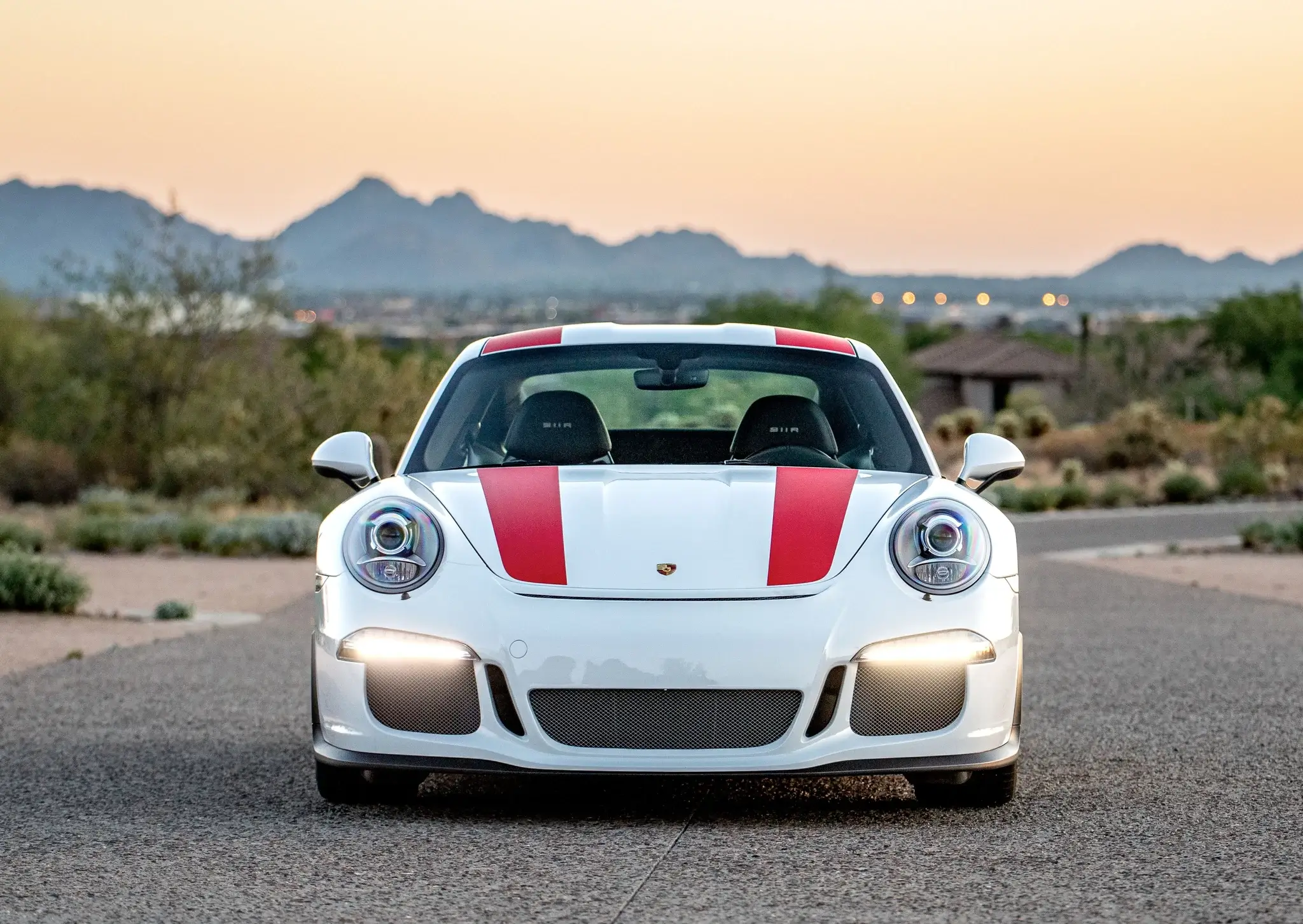 MP: 957-Mile 2016 Porsche 911 R | PCARMARKET