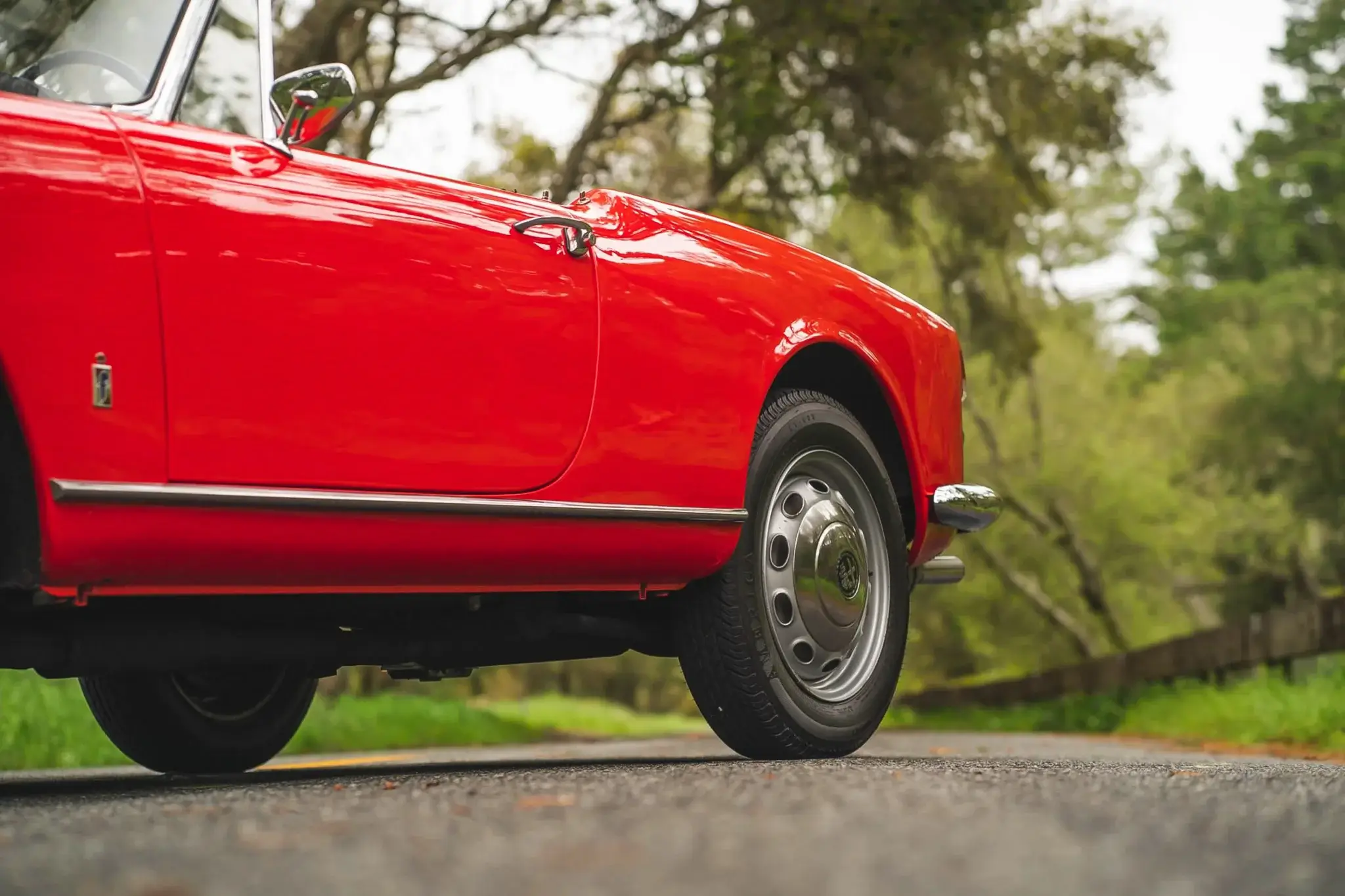 【中古】 Castelli AFiletta MP: 1960 Alfa Romeo Giulietta Spider 1.6L | PCARMARKET
