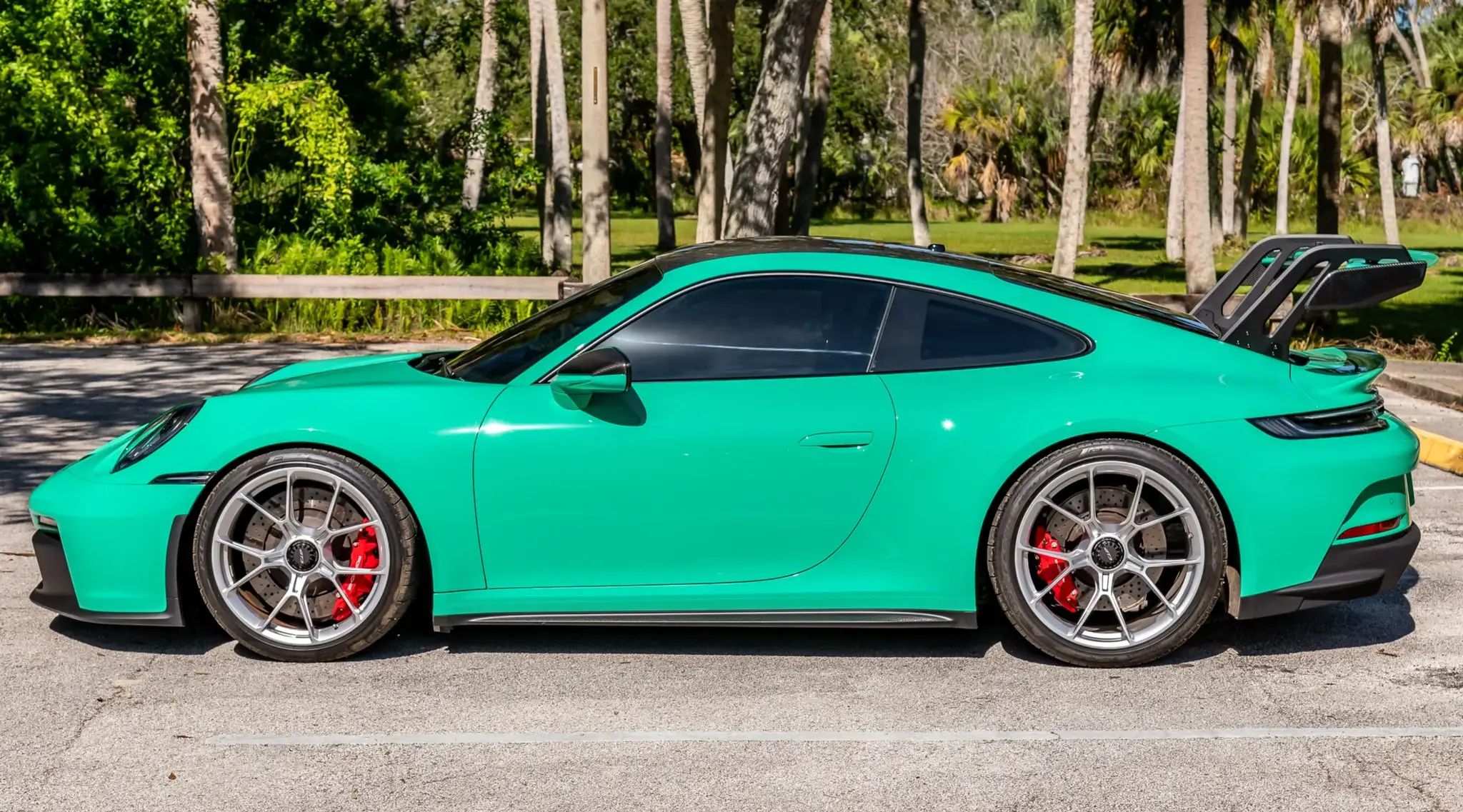 MP: 5k-Mile 2022 Porsche 992 GT3 6-Speed Paint to Sample | PCARMARKET
