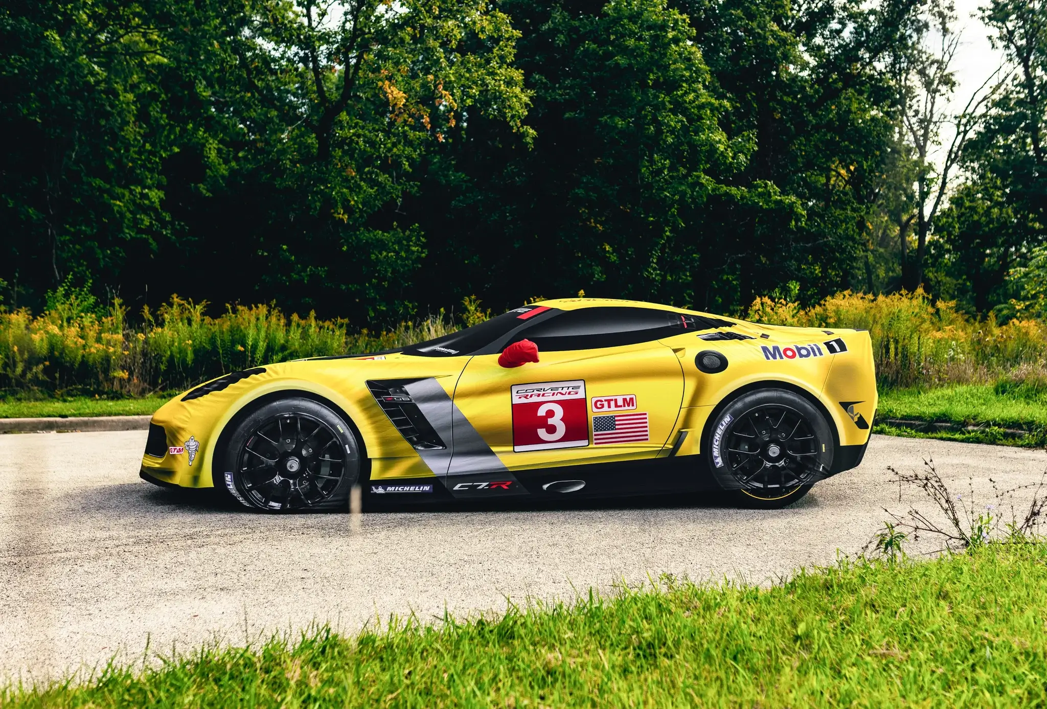 STREET 2016年11月号 16k-Mile 2016 Chevrolet Corvette C7.R Edition 7-Speed | PCARMARKET