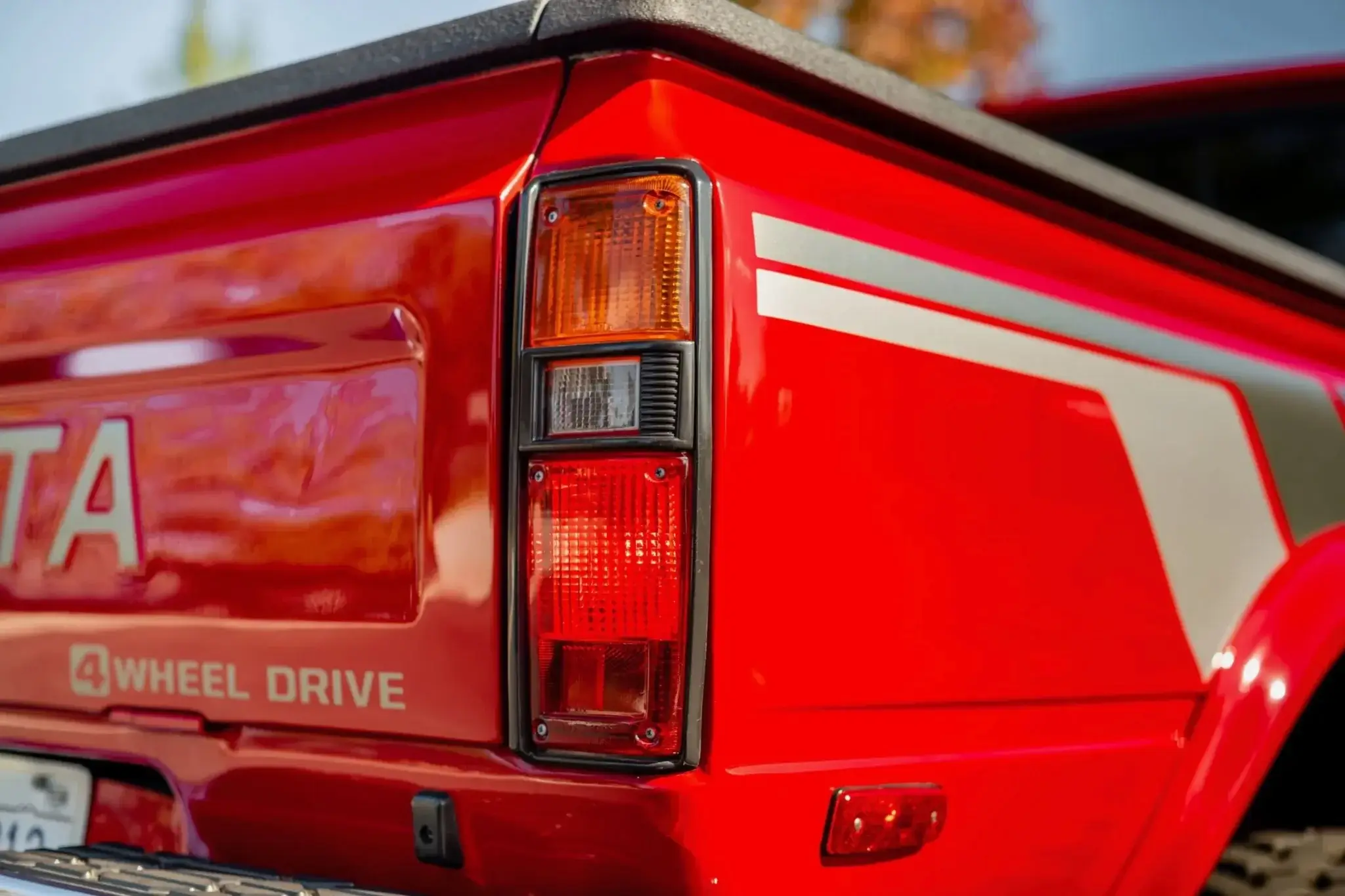 MP: 1983 Toyota Pickup 4x4 5-Speed Modified | PCARMARKET