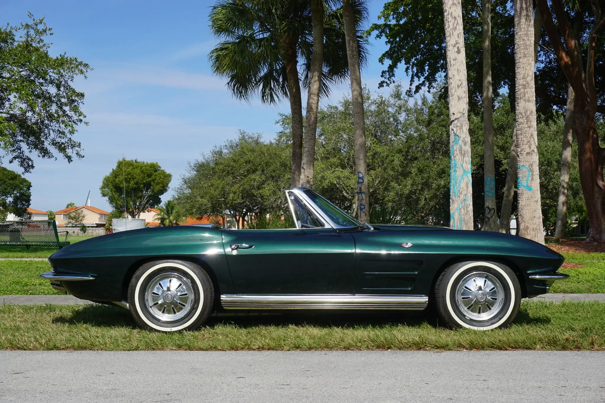 MP: 1964 Chevrolet Corvette Sting Ray Convertible 327 4-Speed