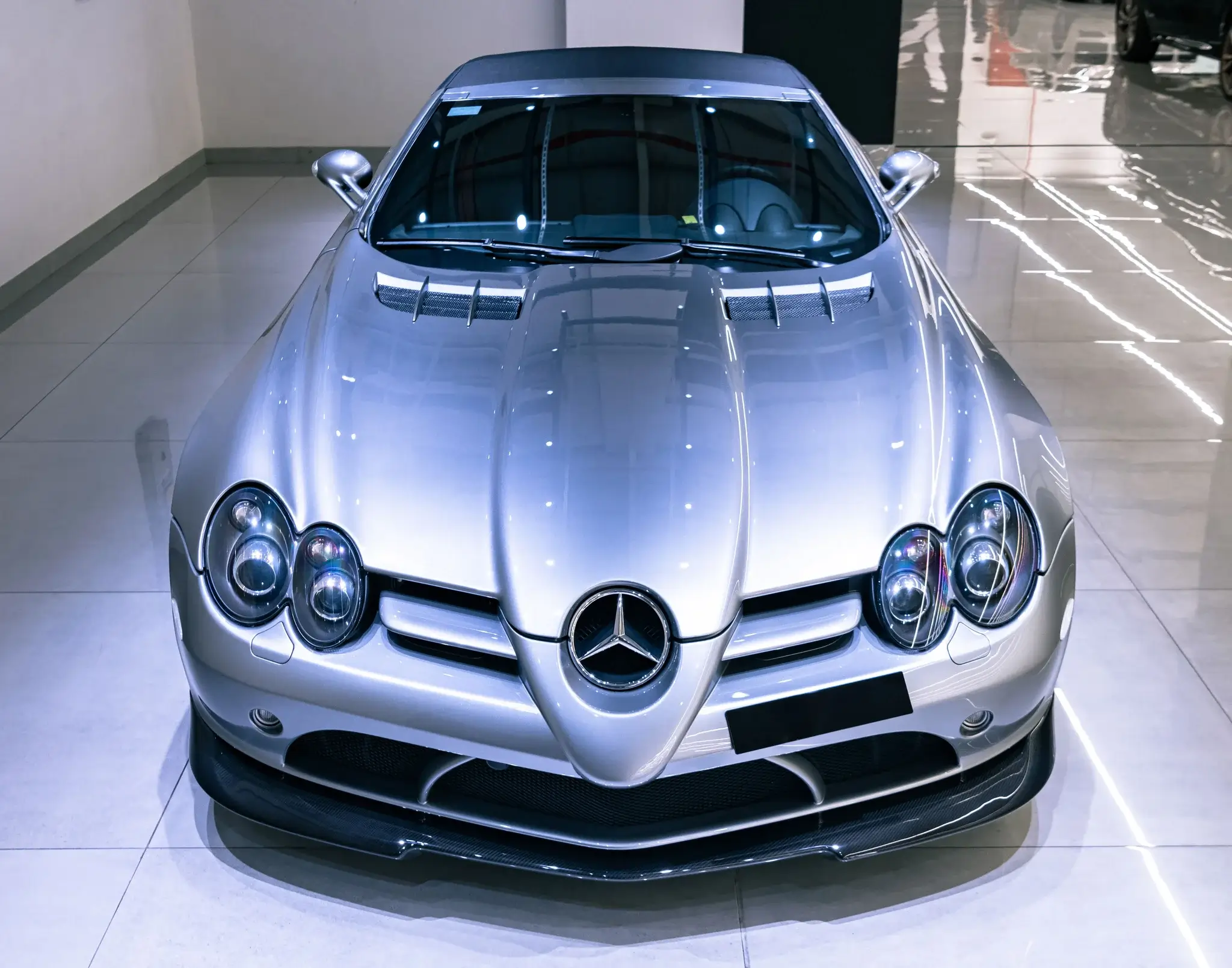 MP: 653-Mile 2009 Mercedes-Benz SLR McLaren 722 S Roadster