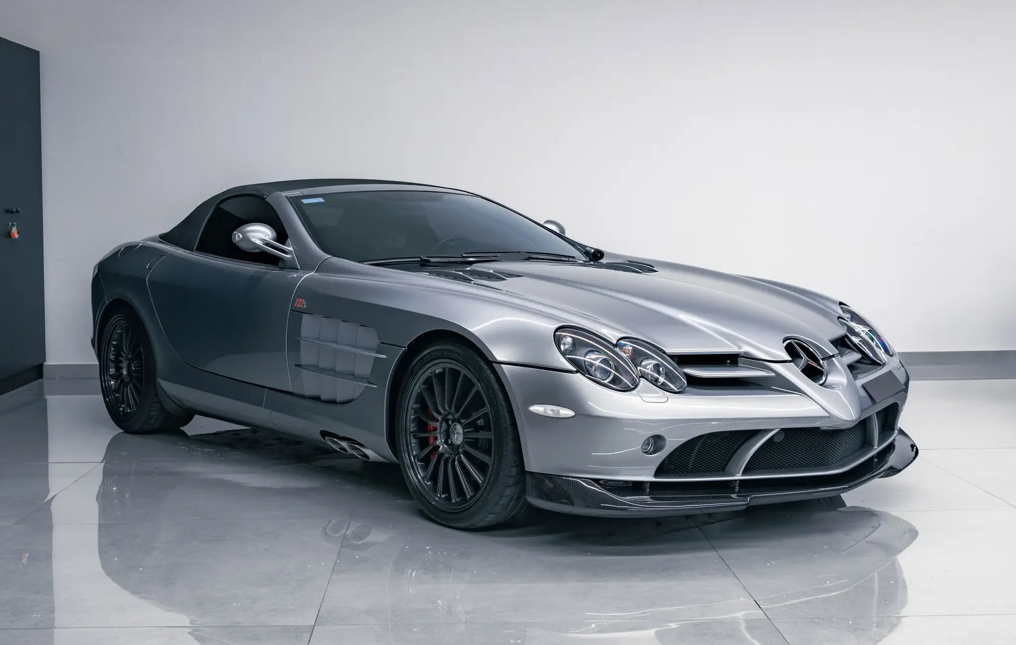 MP: 653-Mile 2009 Mercedes-Benz SLR McLaren 722 S Roadster
