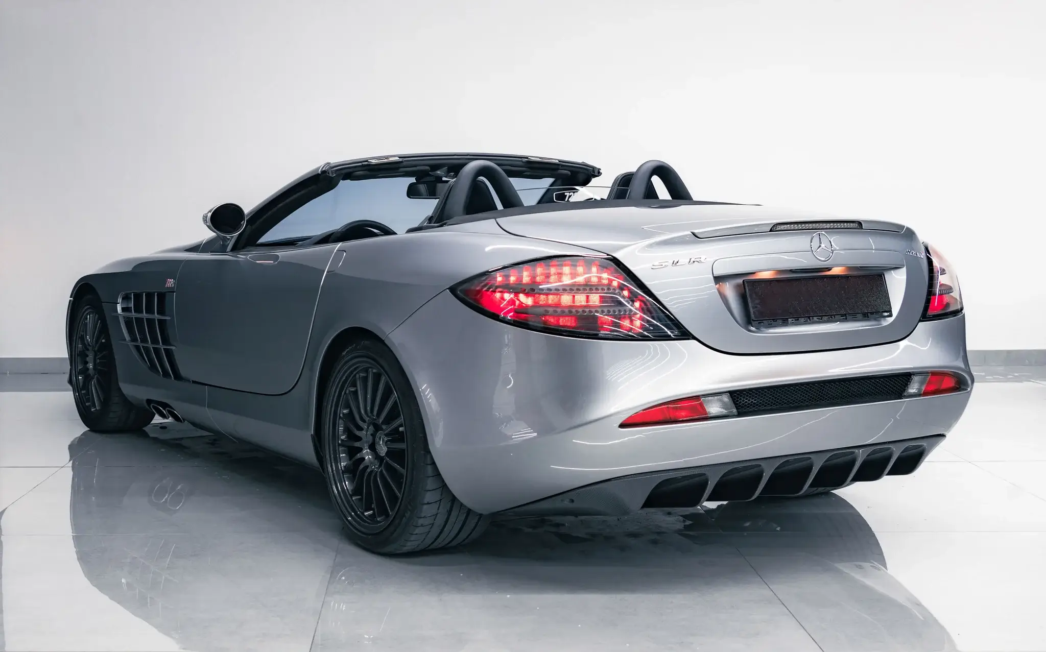 MP: 653-Mile 2009 Mercedes-Benz SLR McLaren 722 S Roadster