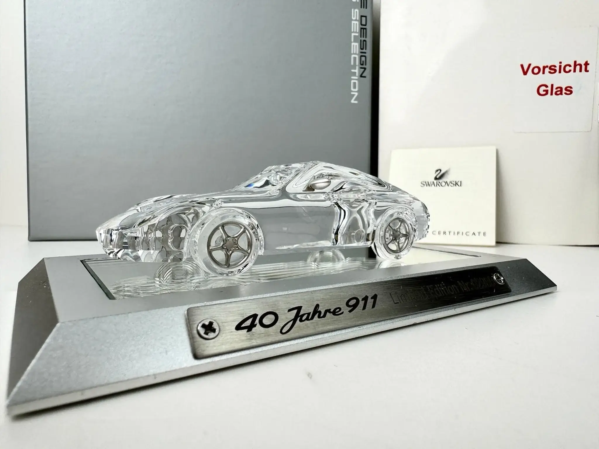 MP: Porsche Design Drivers Selection 1:43 Swarovski Limited