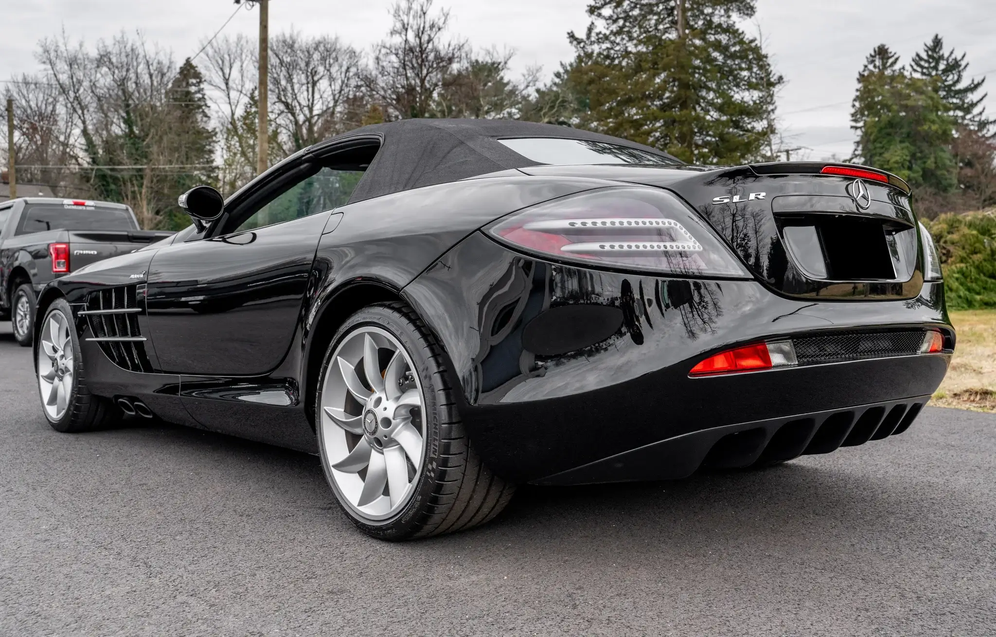 MP: 10k-Mile 2008 Mercedes-Benz SLR McLaren Roadster | PCARMARKET