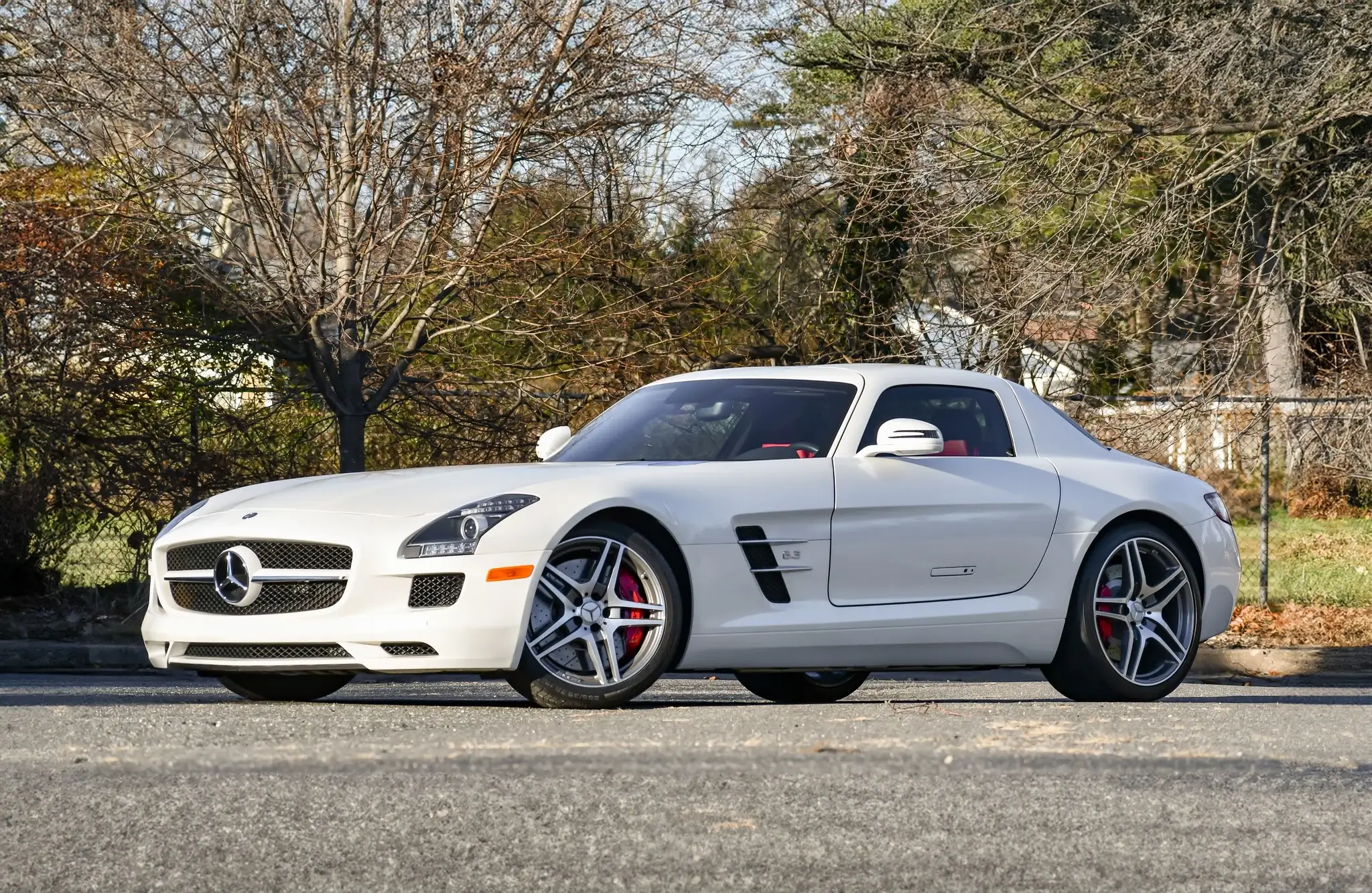 MP: 4,600-Mile 2011 Mercedes-Benz SLS AMG | PCARMARKET