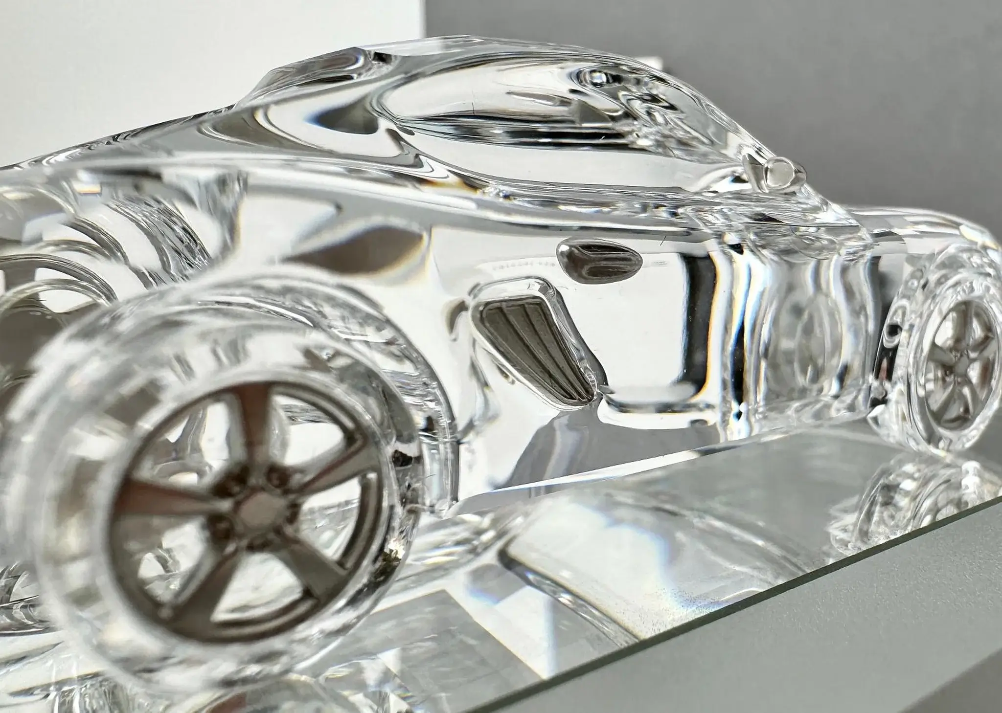 No Reserve Porsche Design Drivers Selection 1:43 Swarovski Crystal