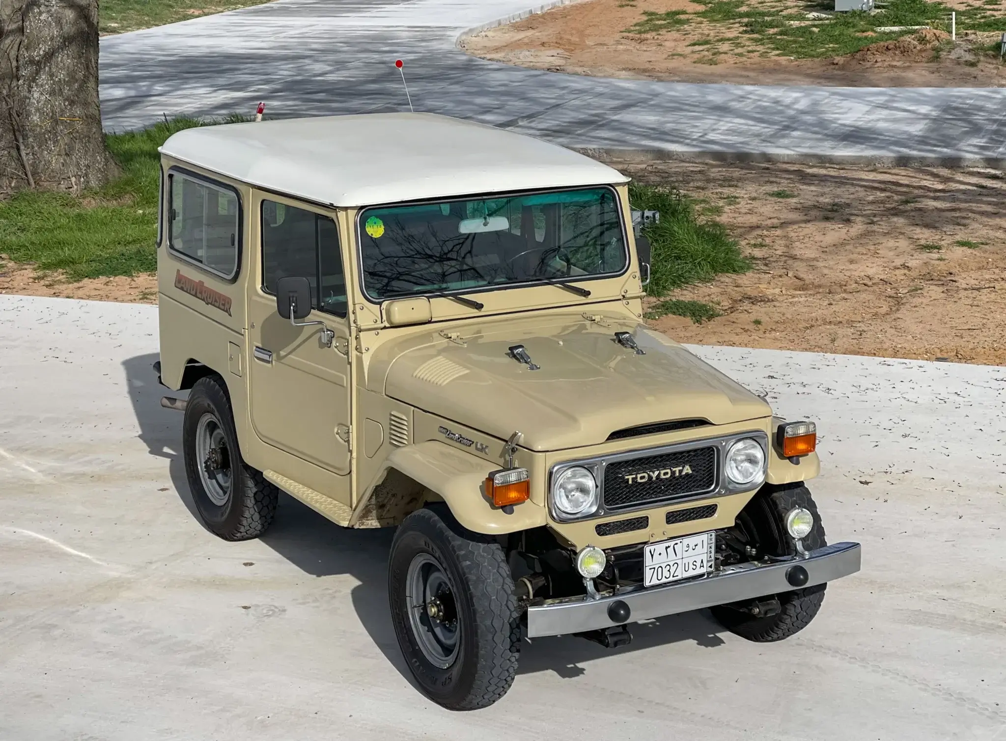 MP: 1984 Toyota FJ40 Land Cruiser LX 4-Speed | PCARMARKET