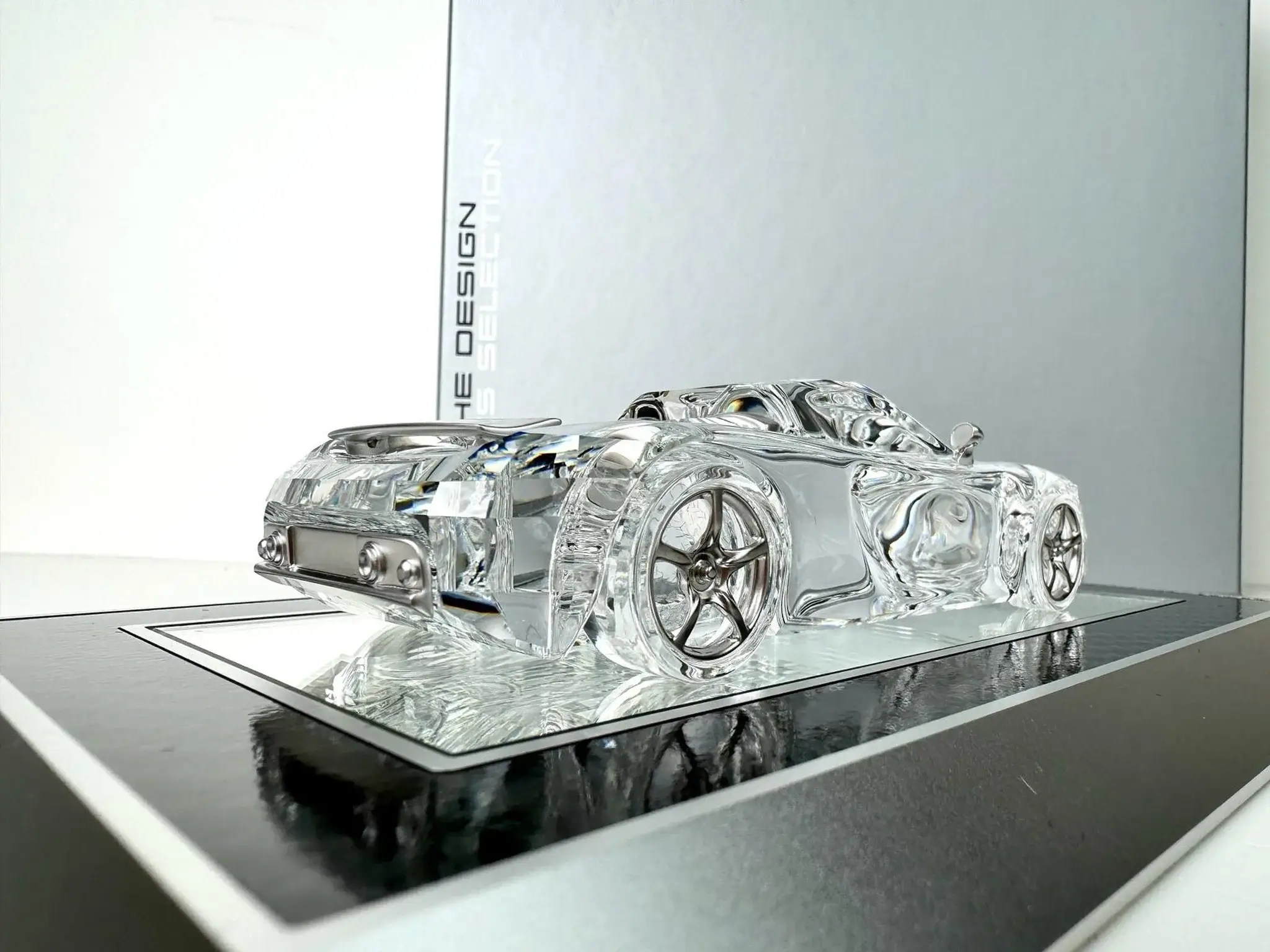 MP: Porsche Design Drivers Selection 1:43 Swarovski Crystal