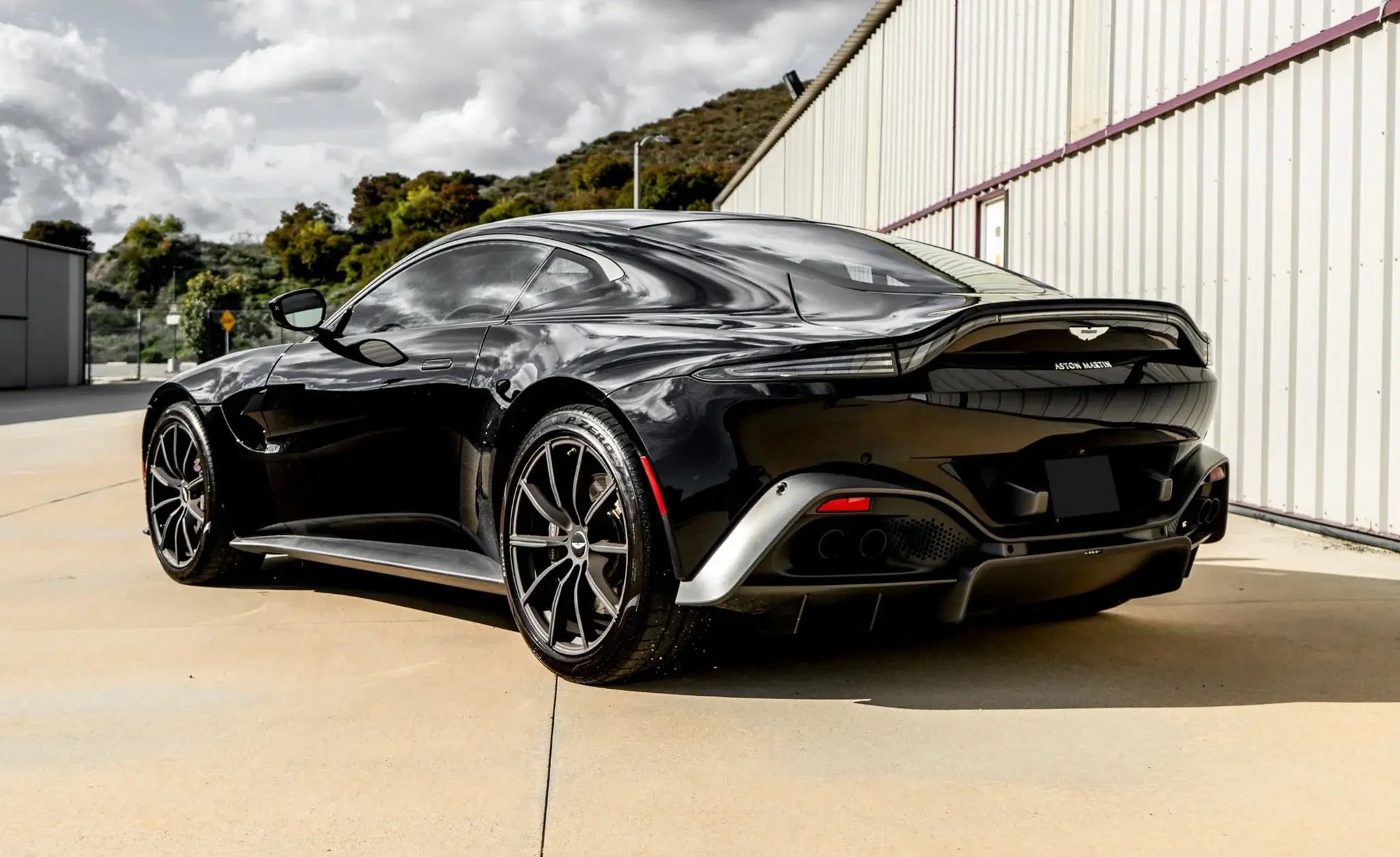 MP: 20k-Mile 2020 Aston Martin Vantage V8 Coupe | PCARMARKET