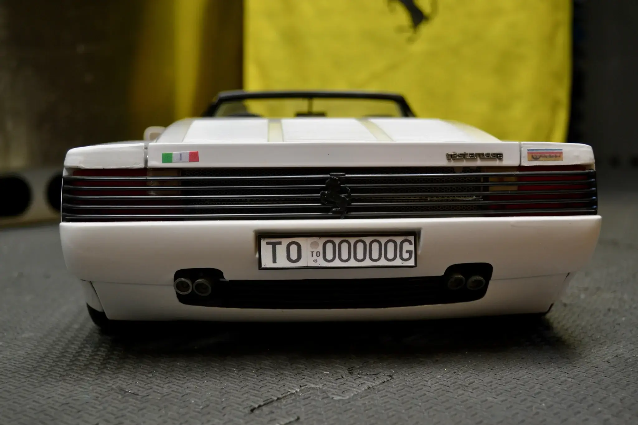 1/8 Ferrari TESTAROSSA SPIDER フェラーリ テスタロッサスパイダー