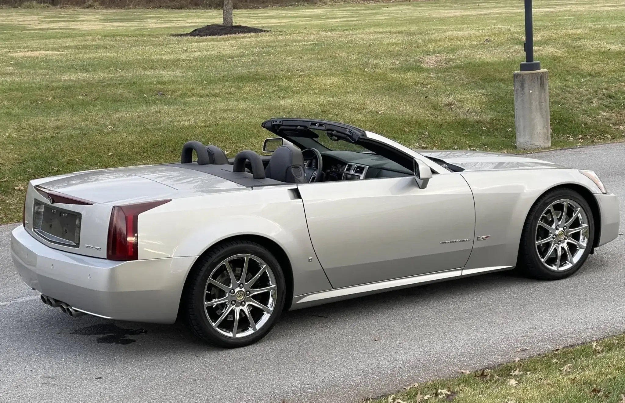 MP: 8k-Mile 2006 Cadillac XLR-V | PCARMARKET