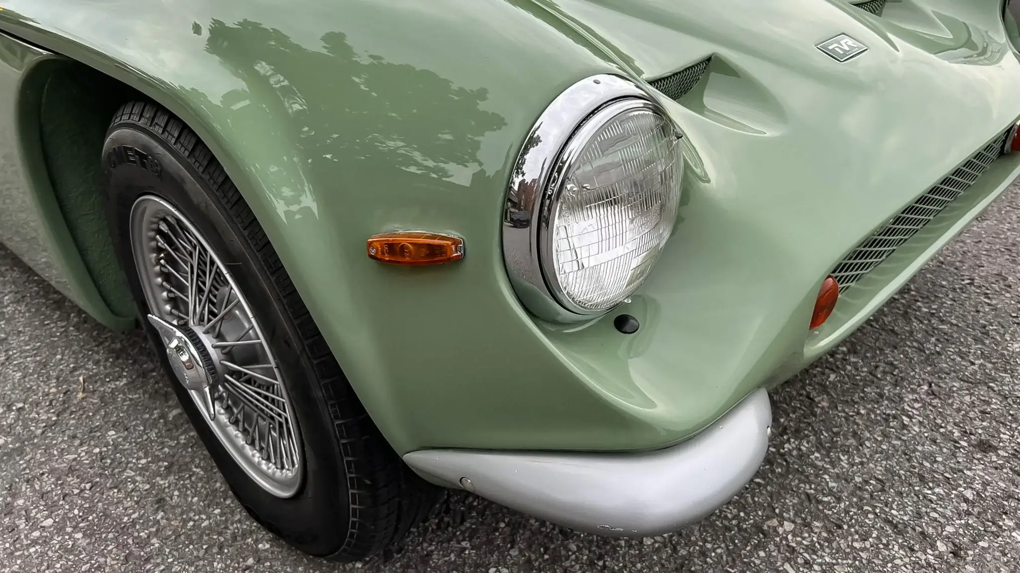 MP: 1970 TVR Vixen S2 Modified V8 5-Speed | PCARMARKET