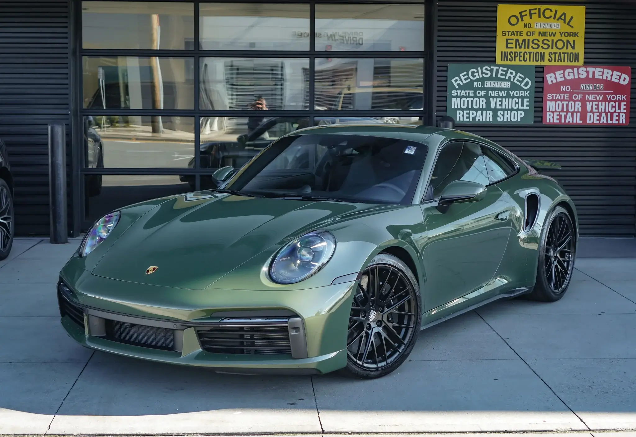 オリーブ　ルッカ/ 992 Porsche 992 Turbo S Cabriolet MkI - 22 April 2022 - Autogespot