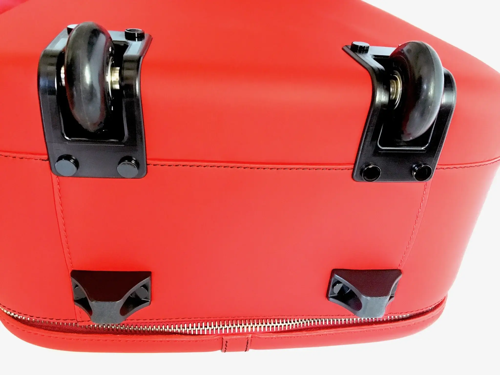 【奥上】Ferrari 赤バスセット MP: Ferrari 812 Superfast Four-Piece Luggage Set | PCARMARKET