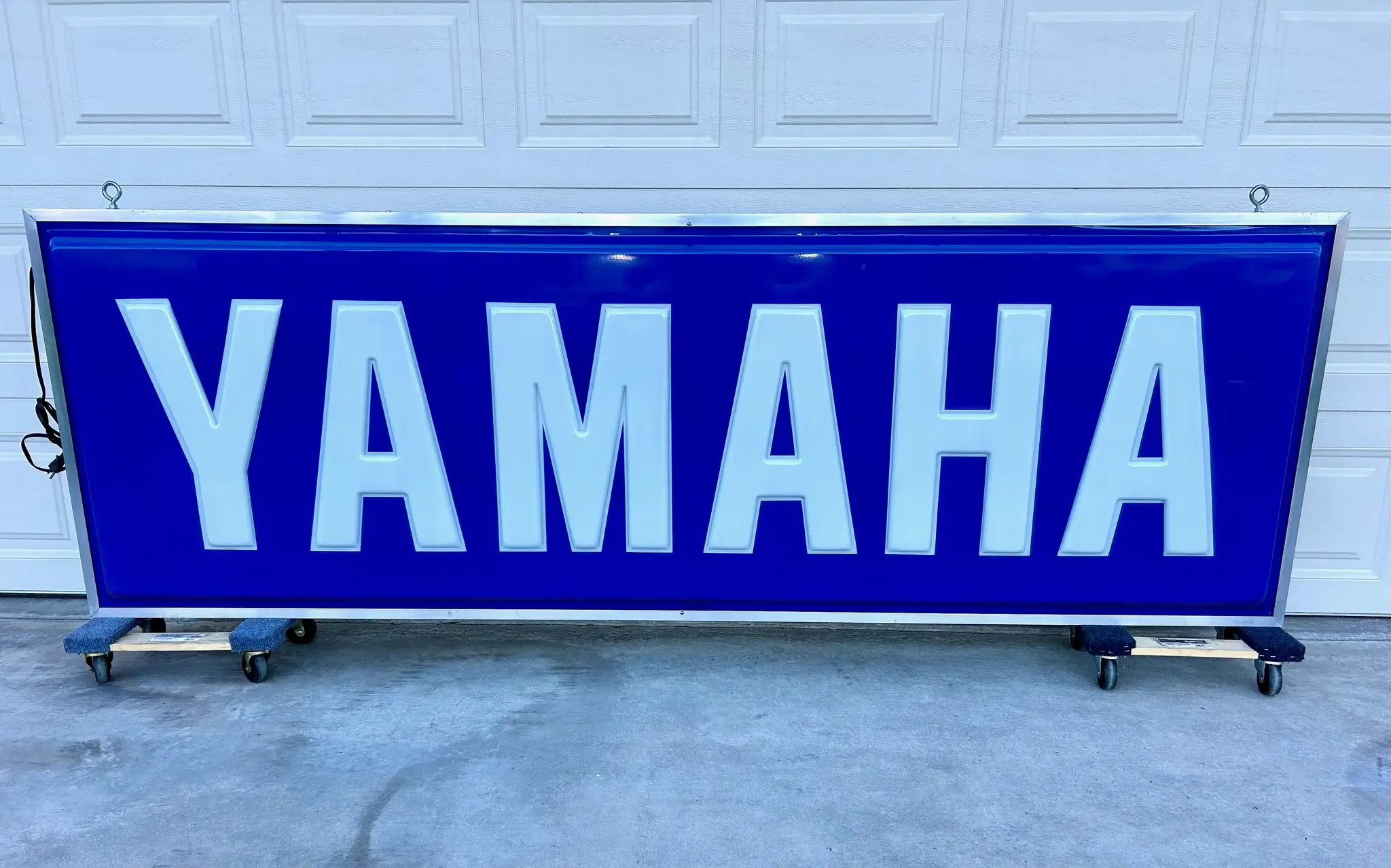 MP: Large Illuminated 2000s Yamaha Sign by Dualite | PCARMARKET