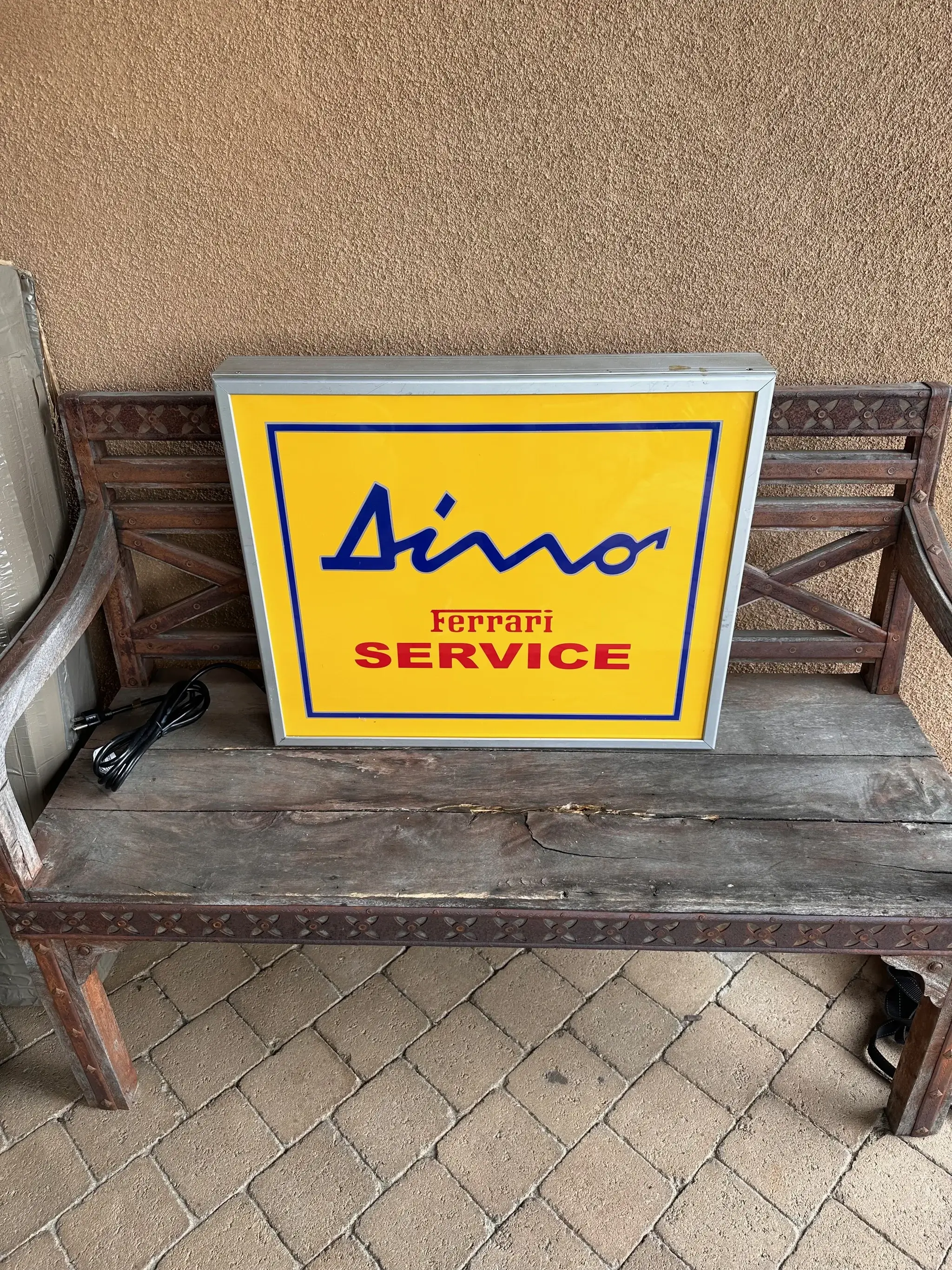 お値下げ！　ほぼ新品　Dino SERVICE 看板 MP: Illuminated Dino Ferrari Service Sign | PCARMARKET