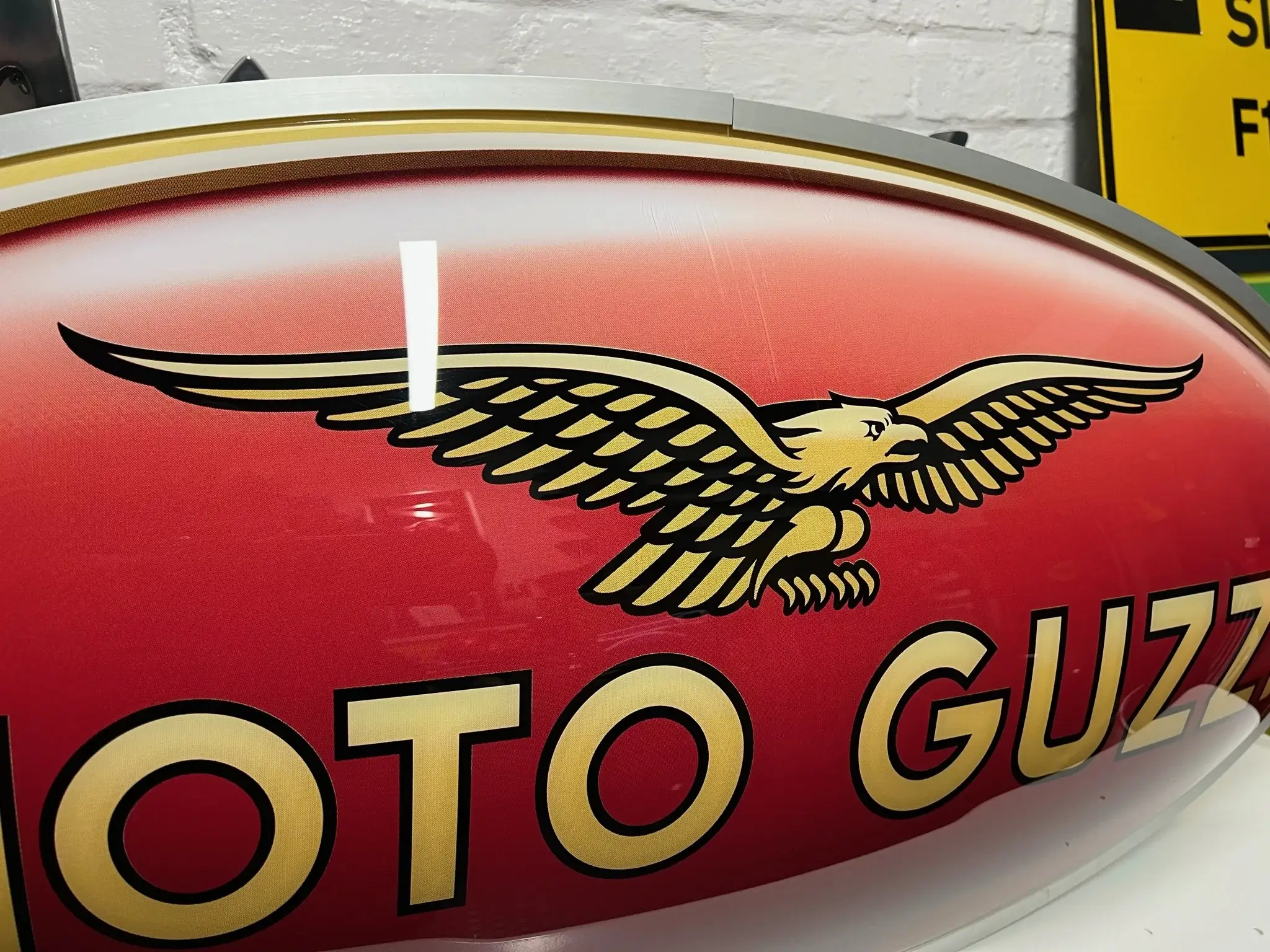 BOTH SIDE サイン ジェノ MP: Illuminated Double-Sided Moto Guzzi Motorcycle Sign | PCARMARKET