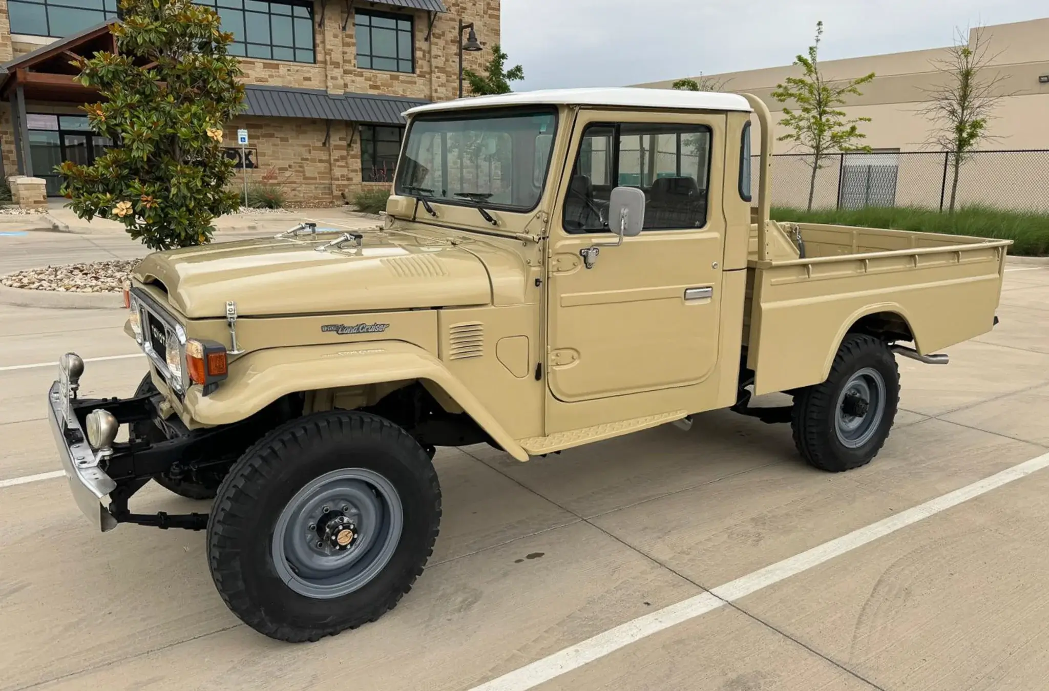 MP: 1983 Toyota Land Cruiser FJ45 Pickup 4-Speed | PCARMARKET
