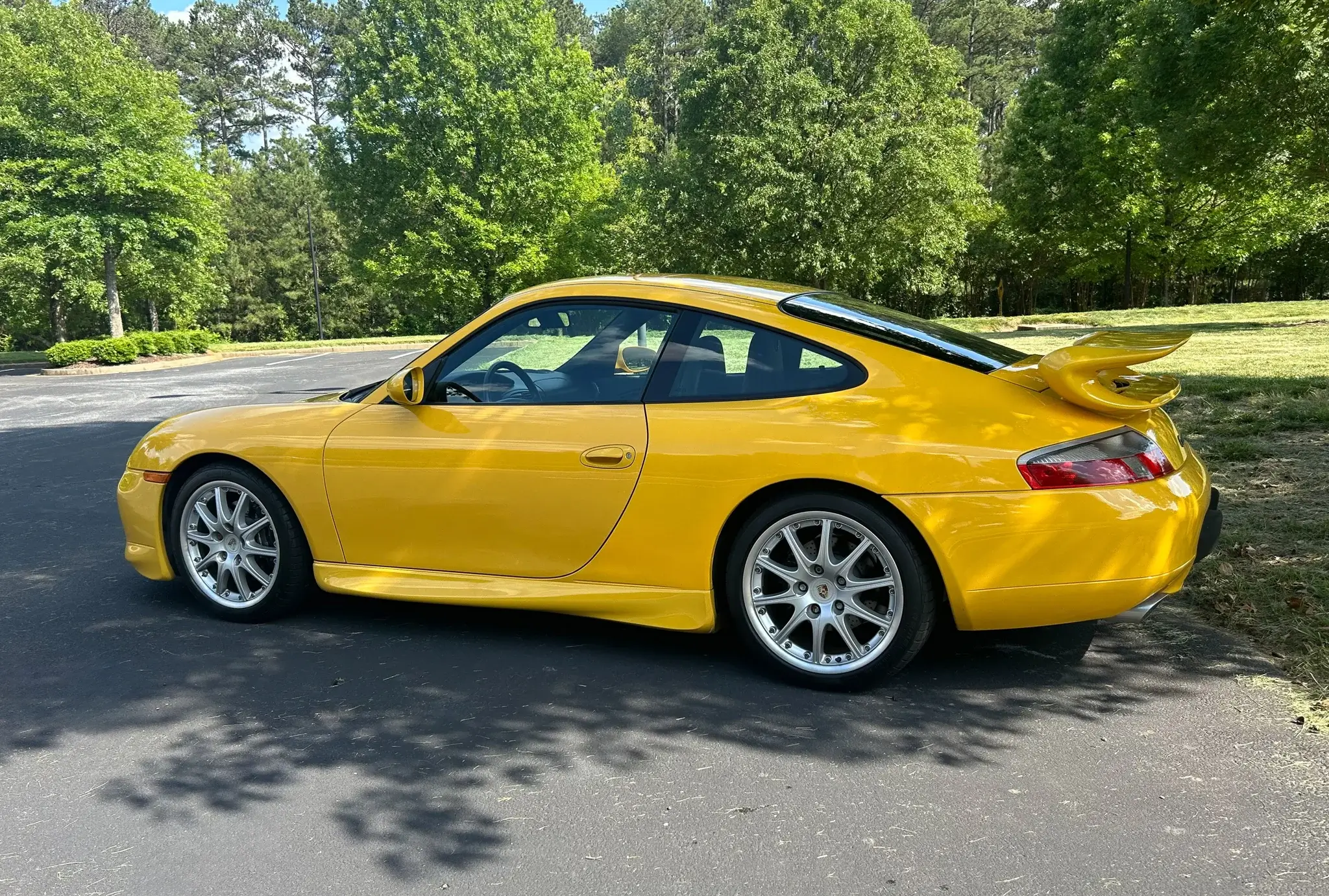 NO RESERVE 19k-Mile 2000 Porsche 996 Carrera Aerokit 6-Speed