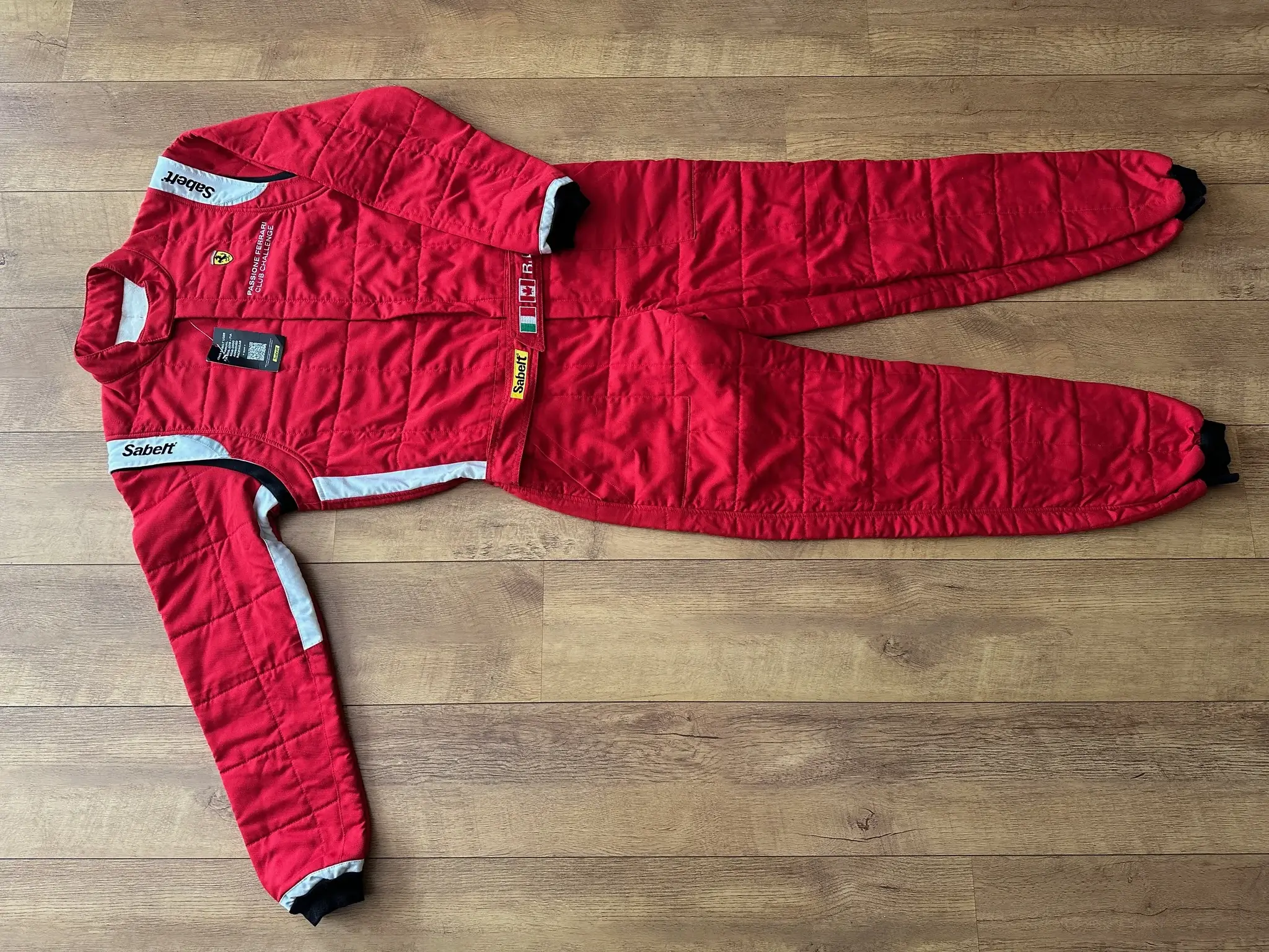 Sabelt Ferrari Club Challenge 公式レーシングスーツ MP: Ferrari 488 Challenge Sabelt Racing Suit | PCARMARKET